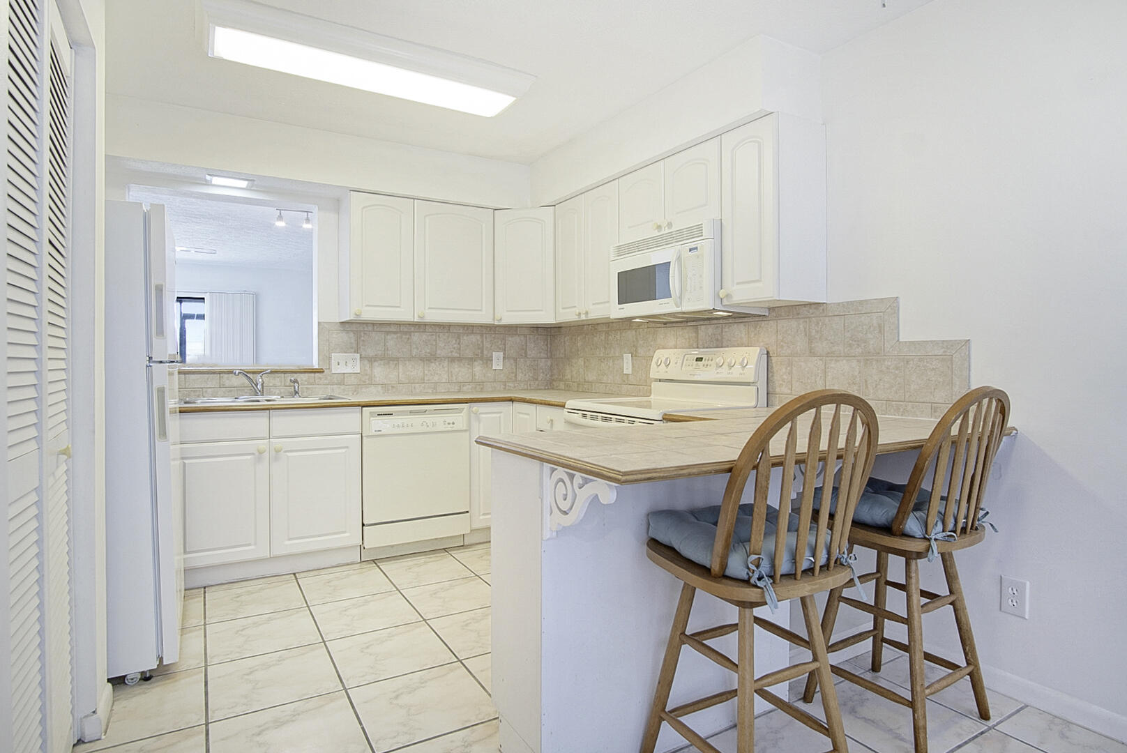 2060 Colonial Road 2