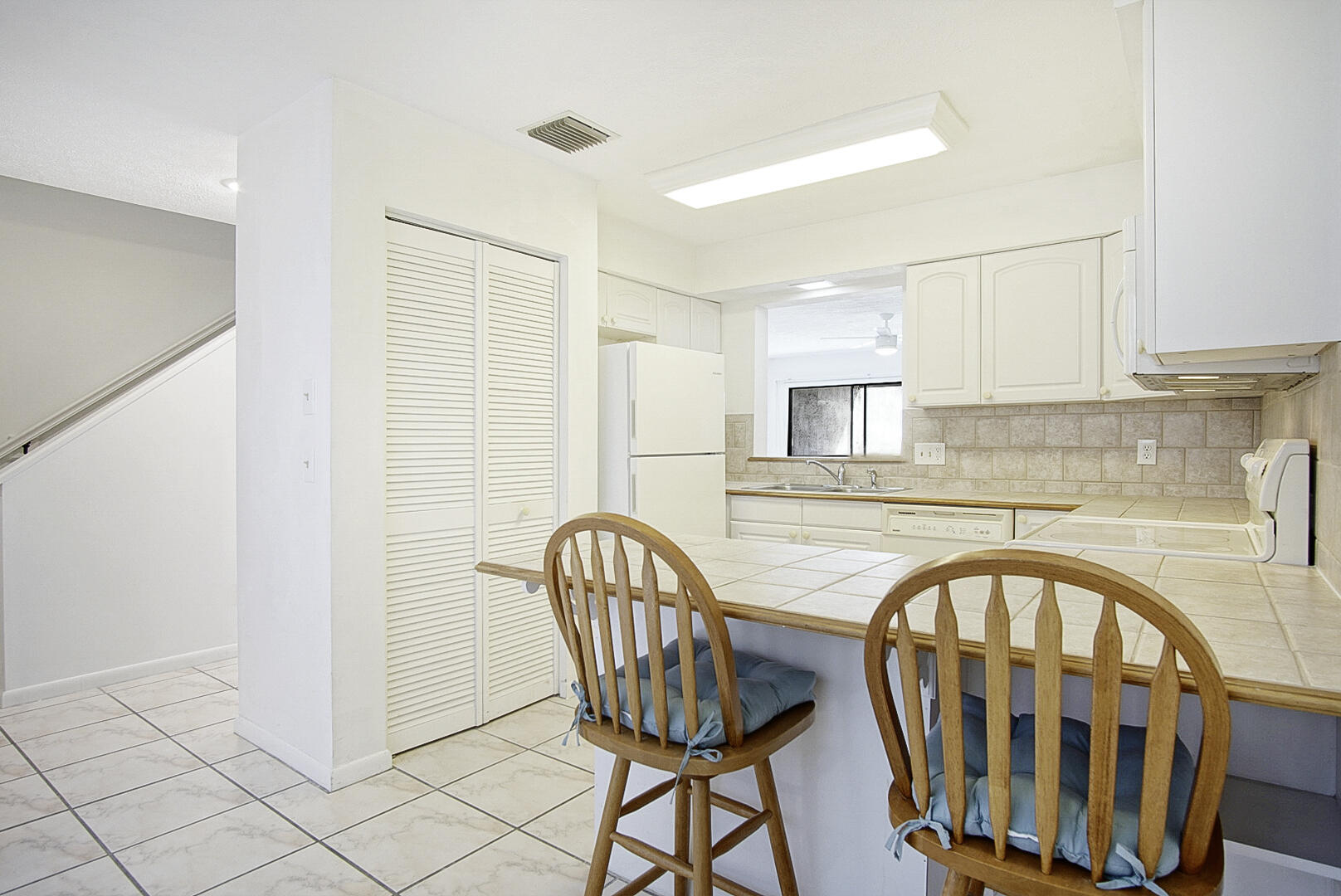 2060 Colonial Road 2