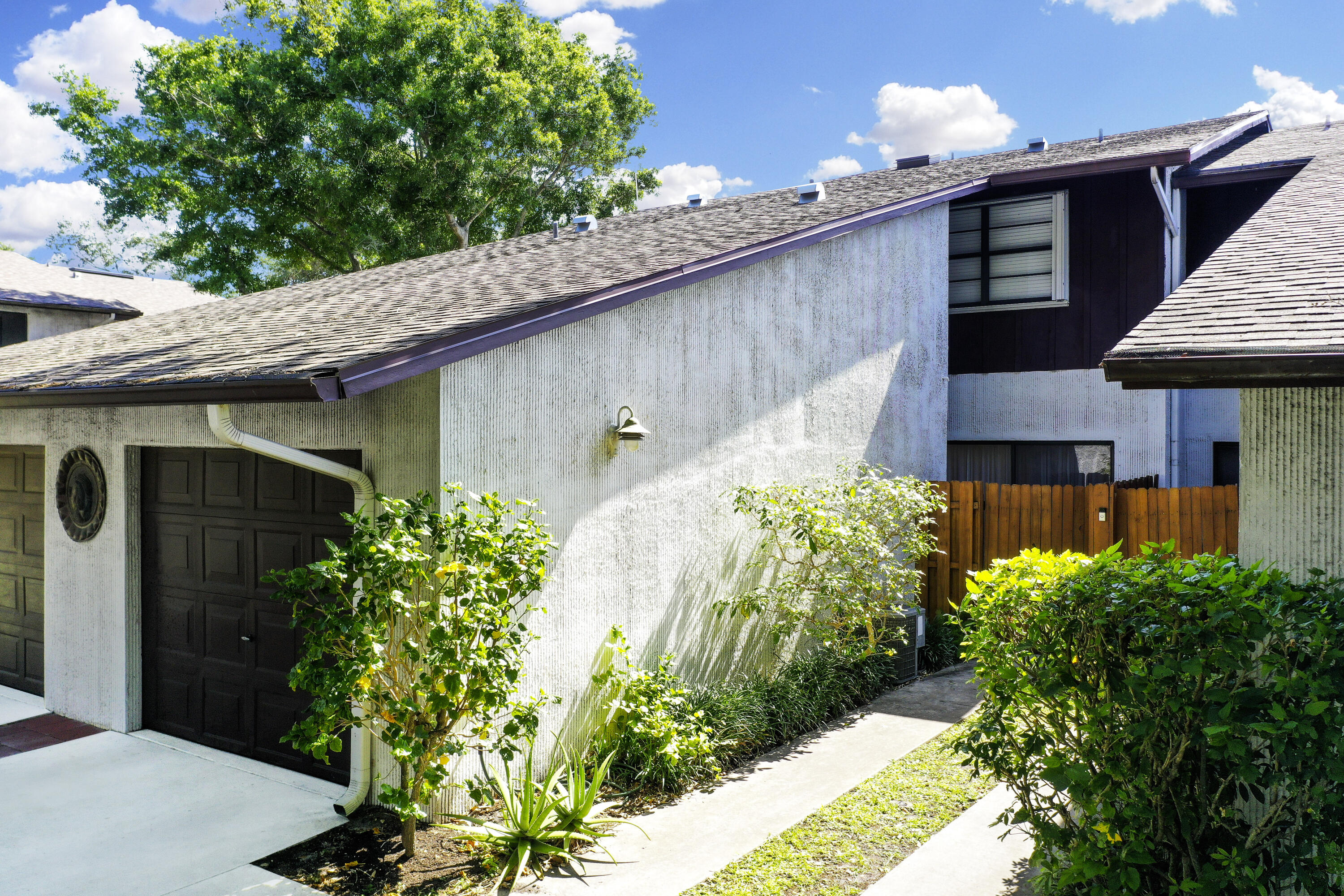 2060 Colonial Road 2