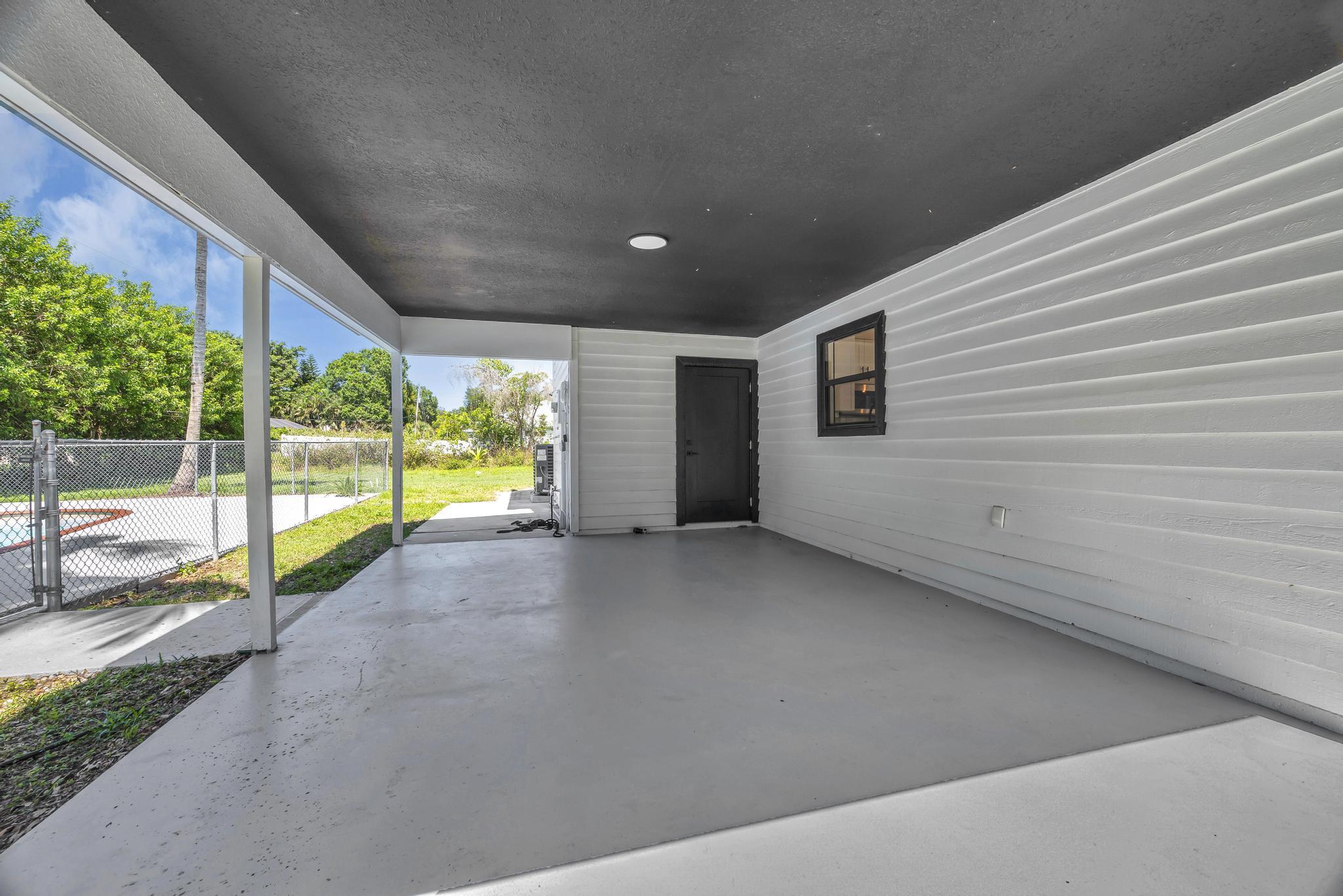 2033 SW Justison Avenue