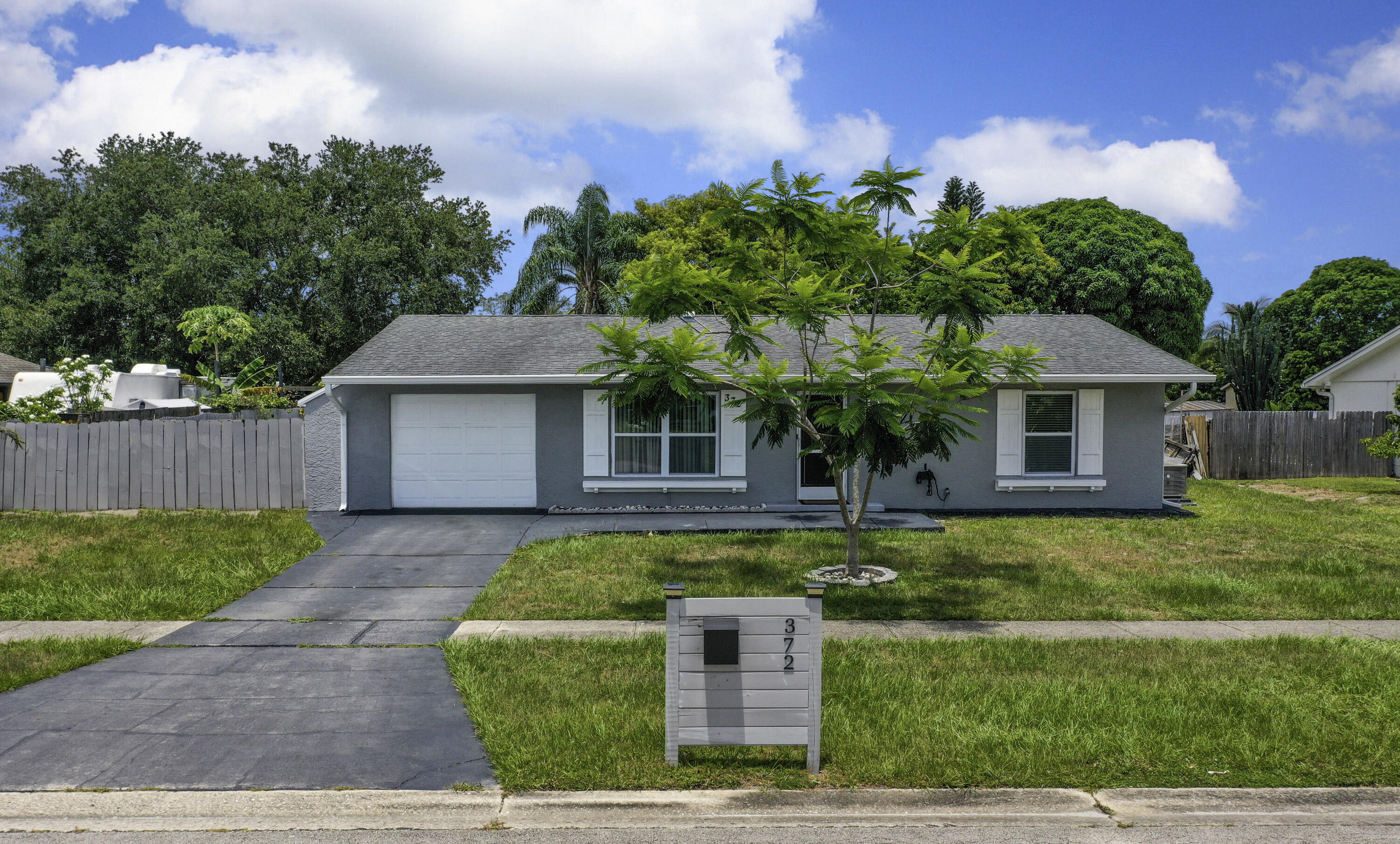 372 NE Ardsley Drive