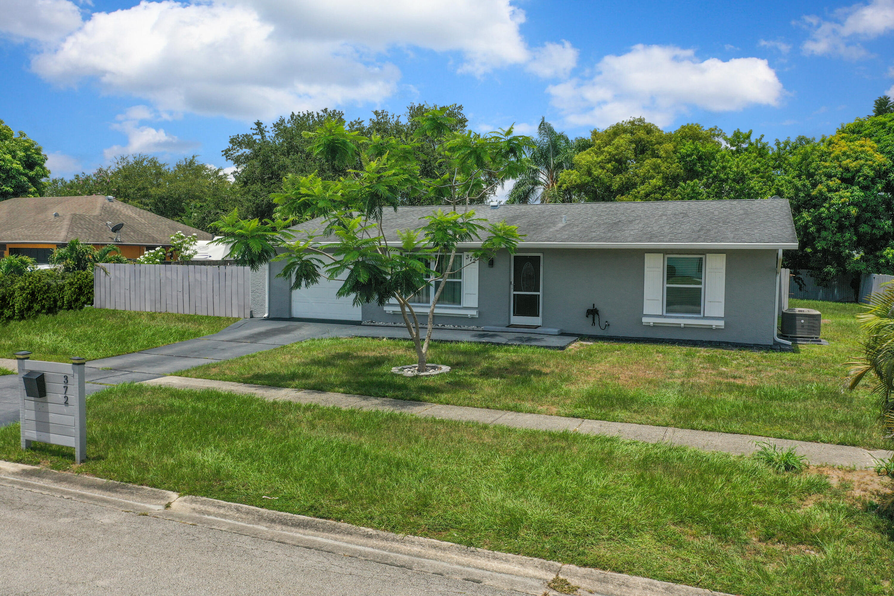 372 NE Ardsley Drive