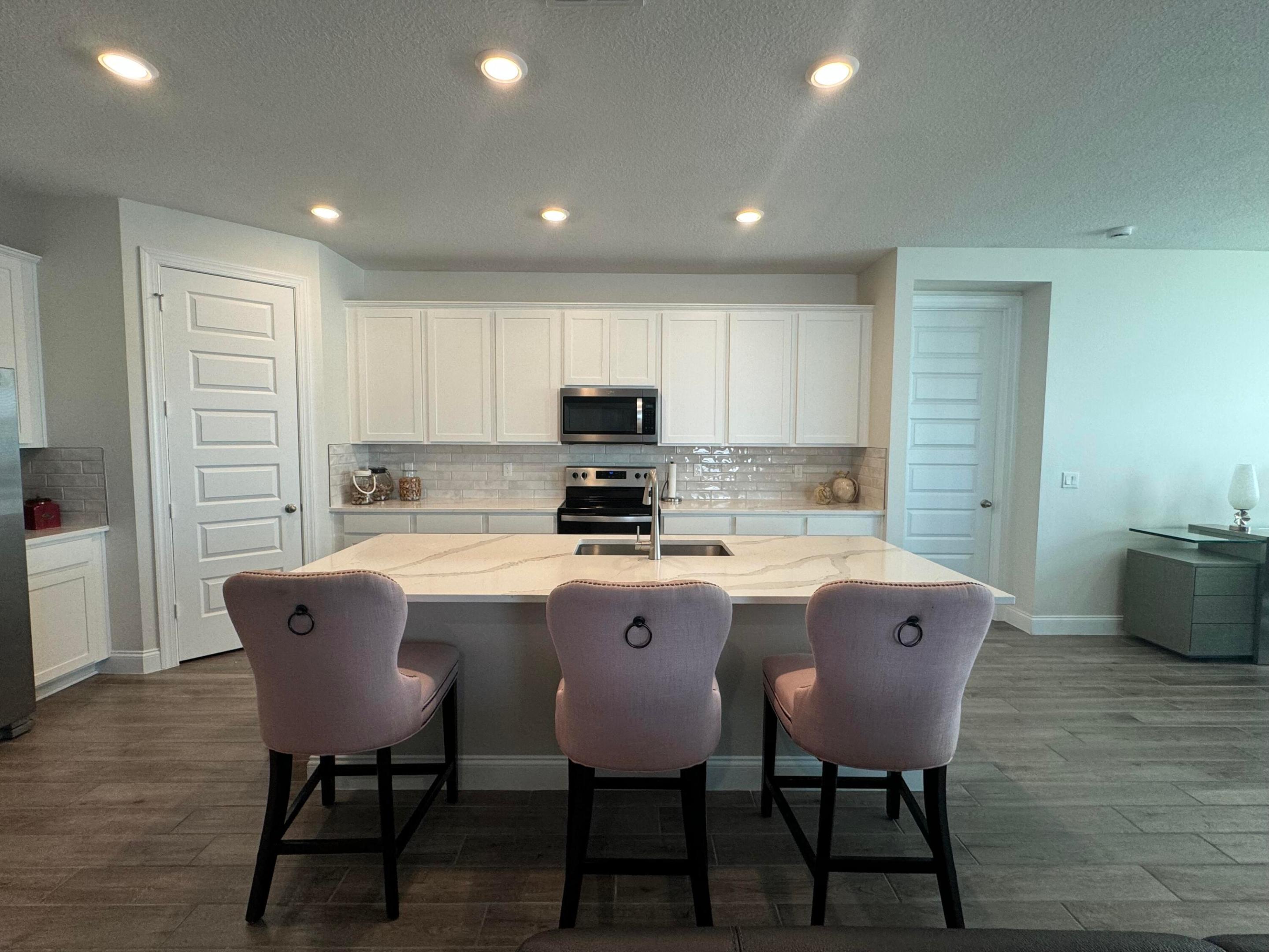 8643 Dahlia Circle