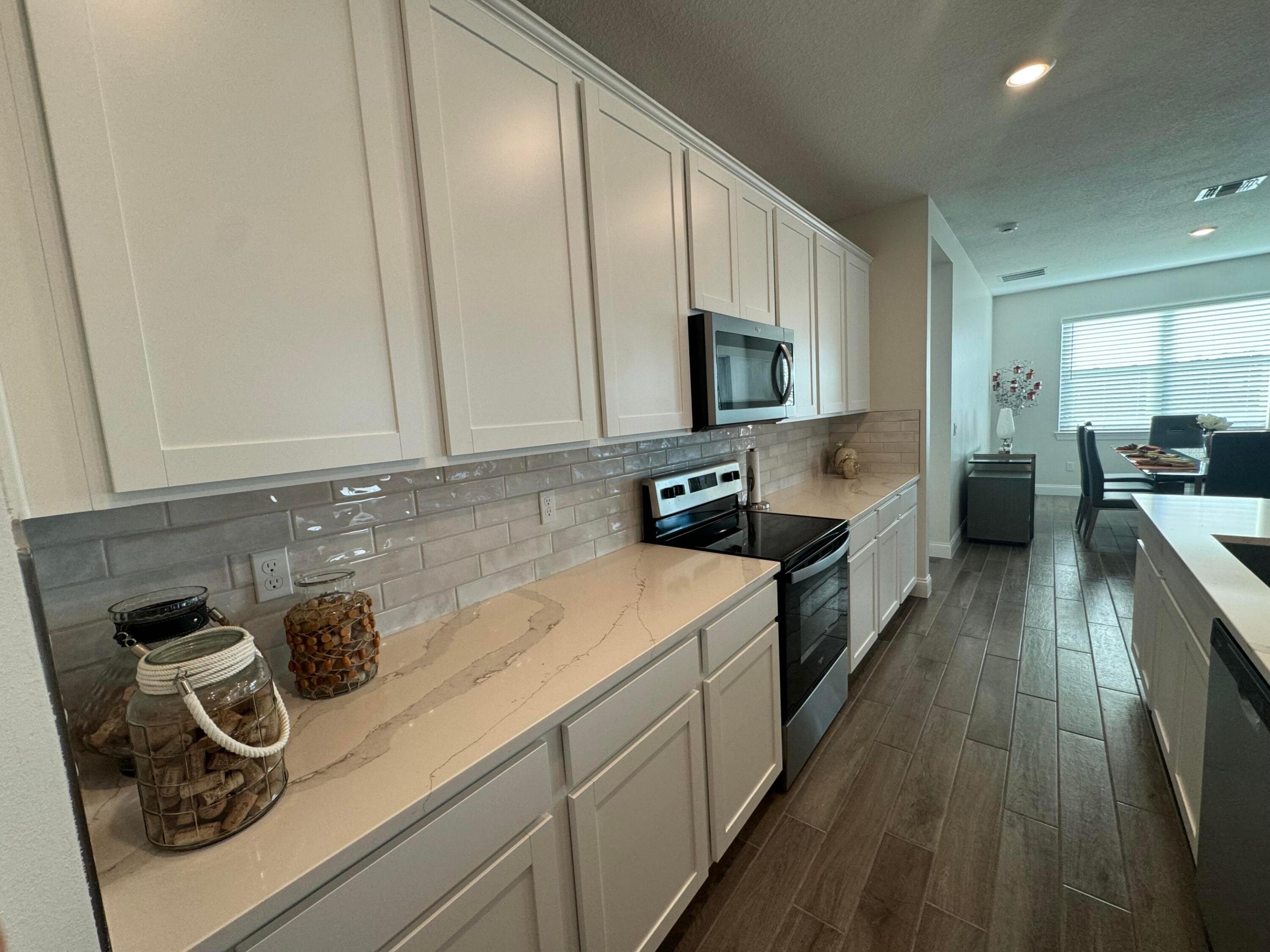 8643 Dahlia Circle