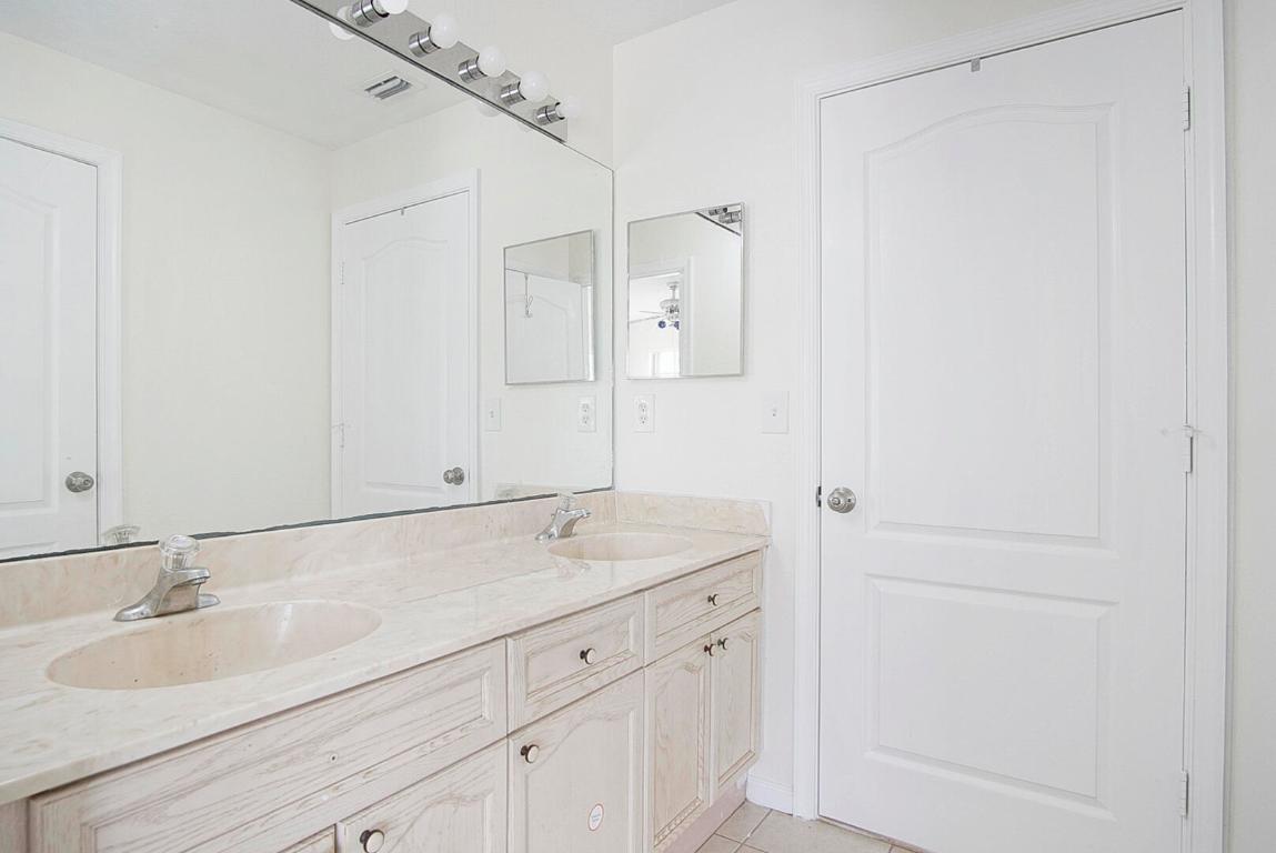 2757 SW Ann Arbor Road