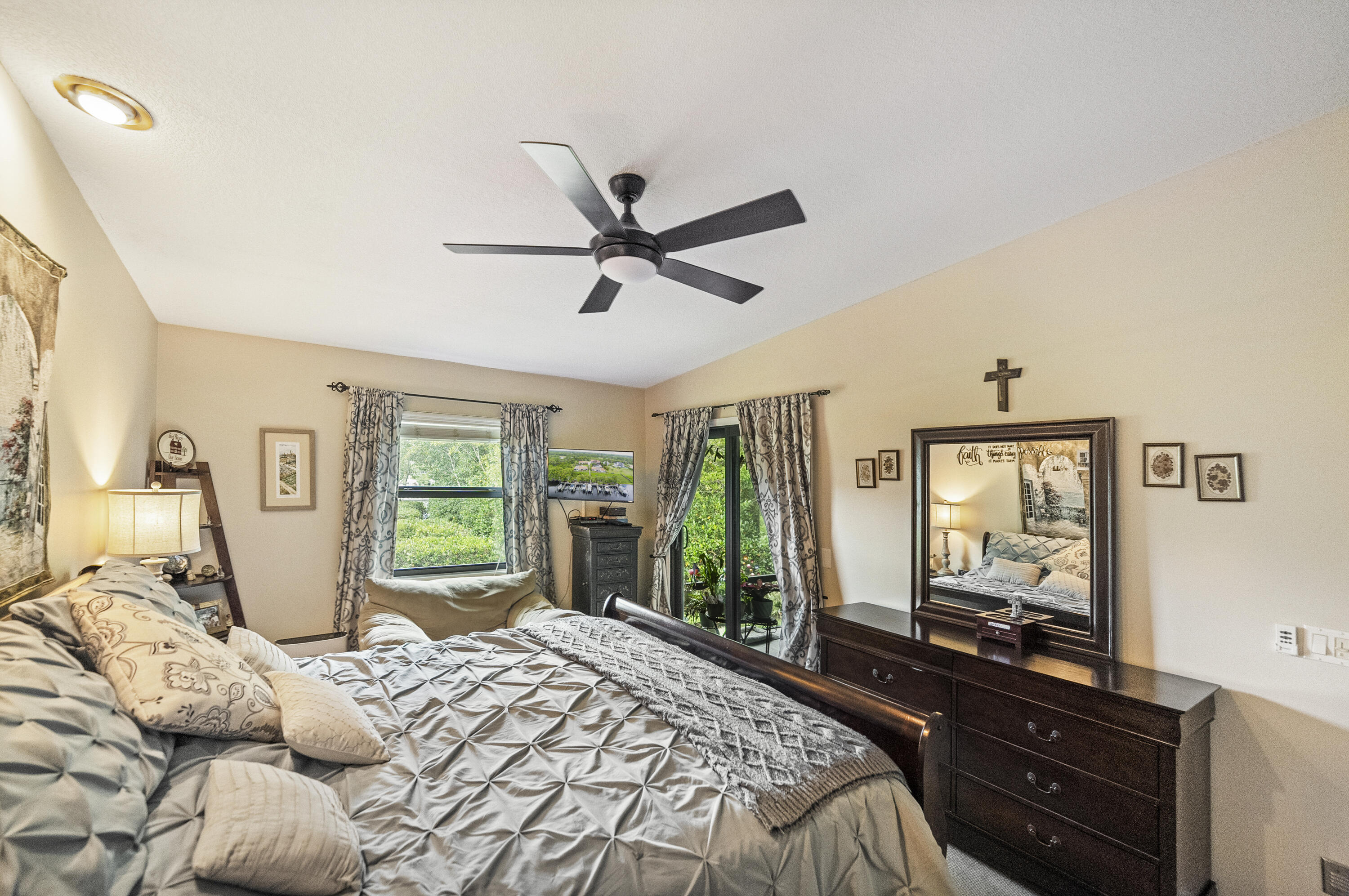 3011 SE South Lookout Boulevard 12