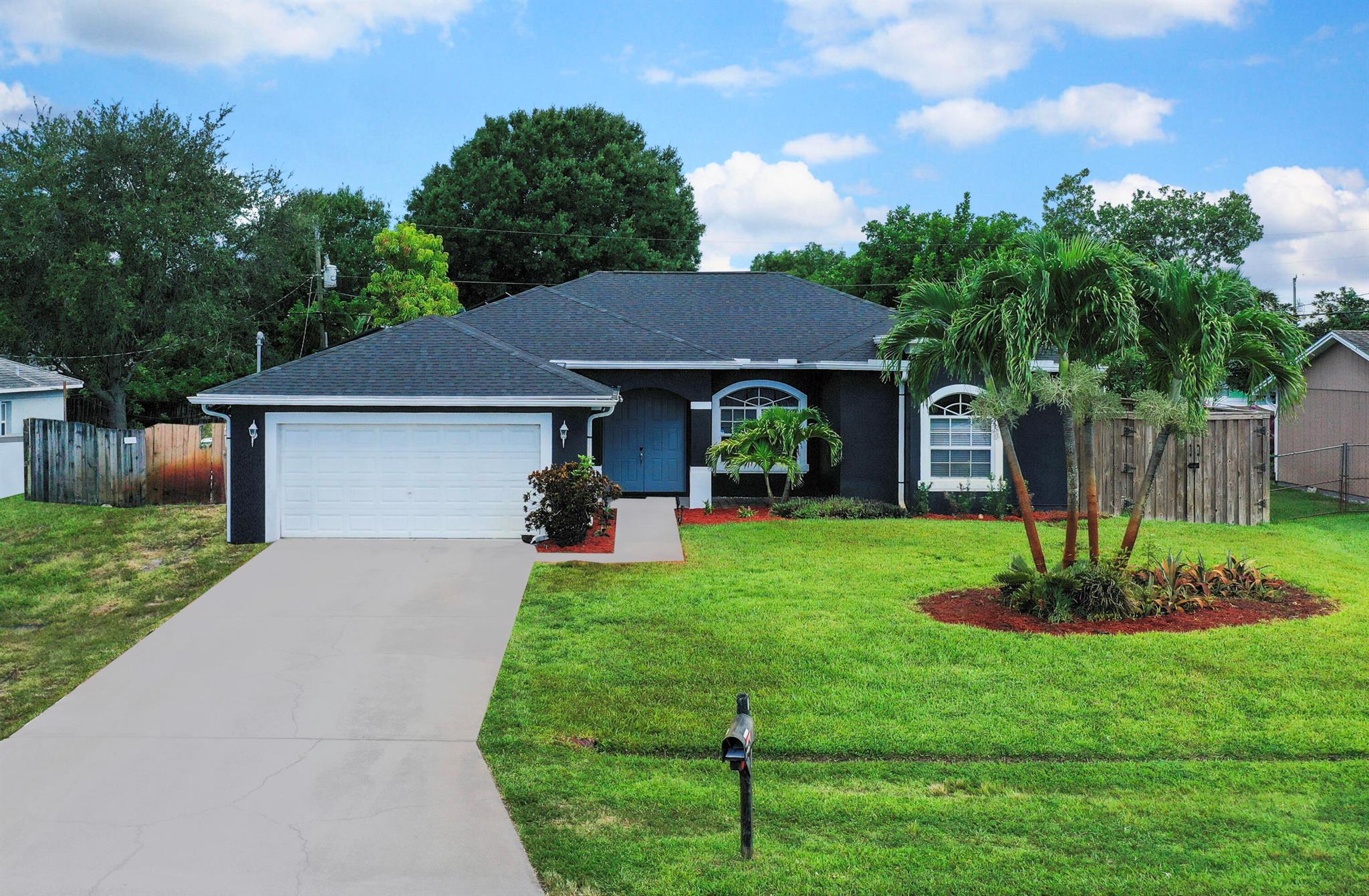 1750 SW Cameo Boulevard