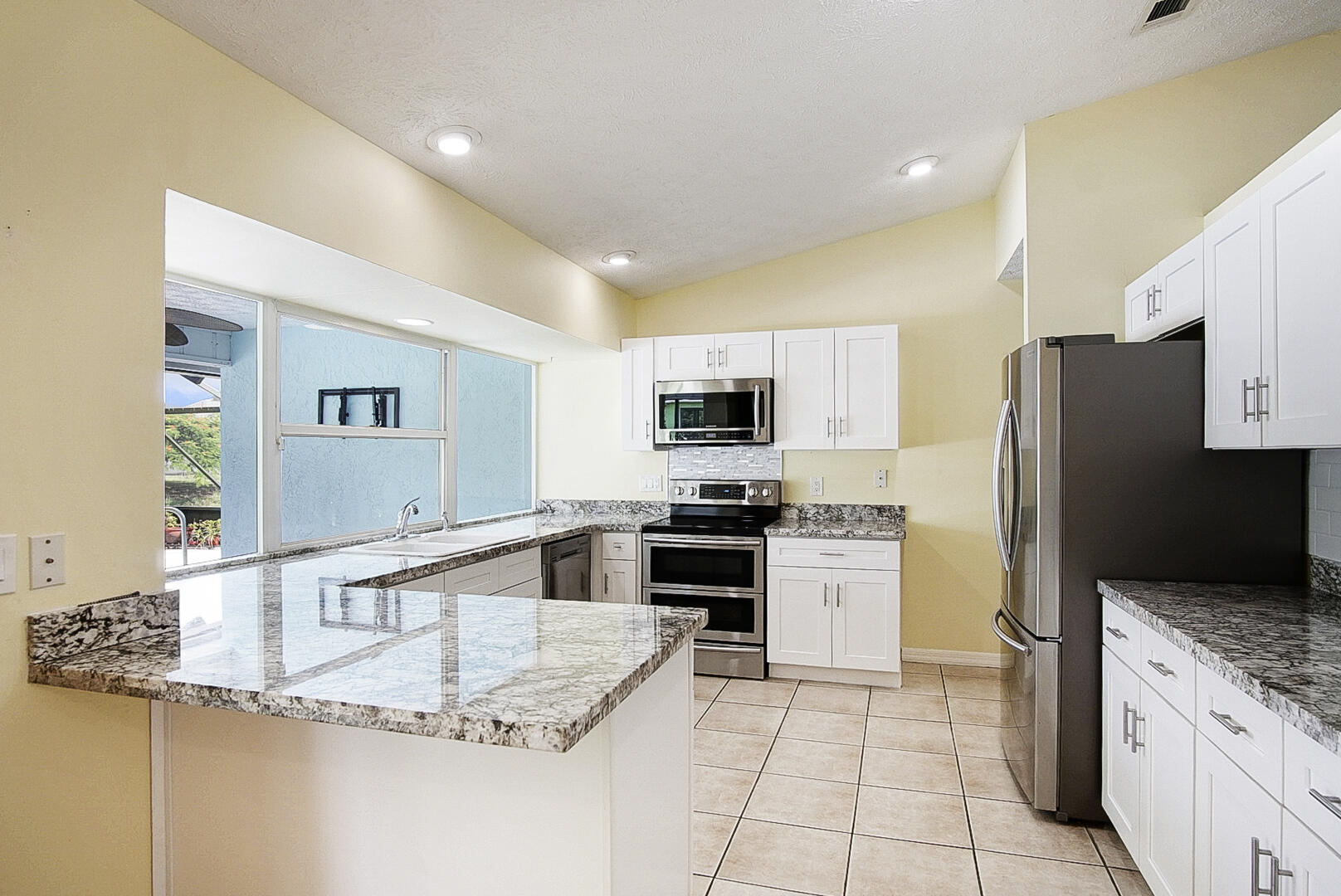 560 SE Nome Drive