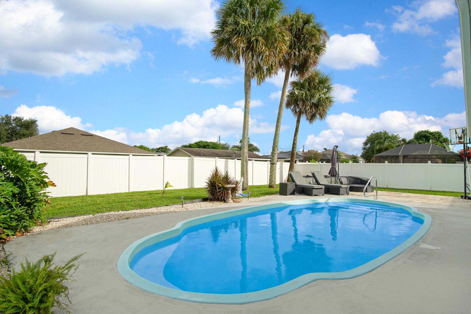 2662 SW Cadet Circle