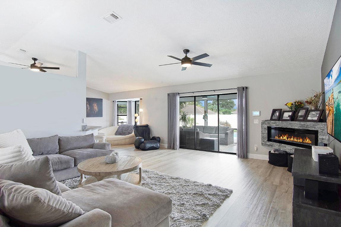 2662 SW Cadet Circle