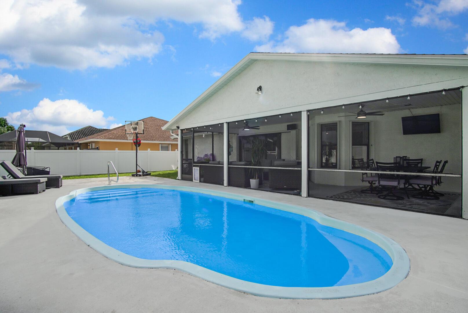 2662 SW Cadet Circle