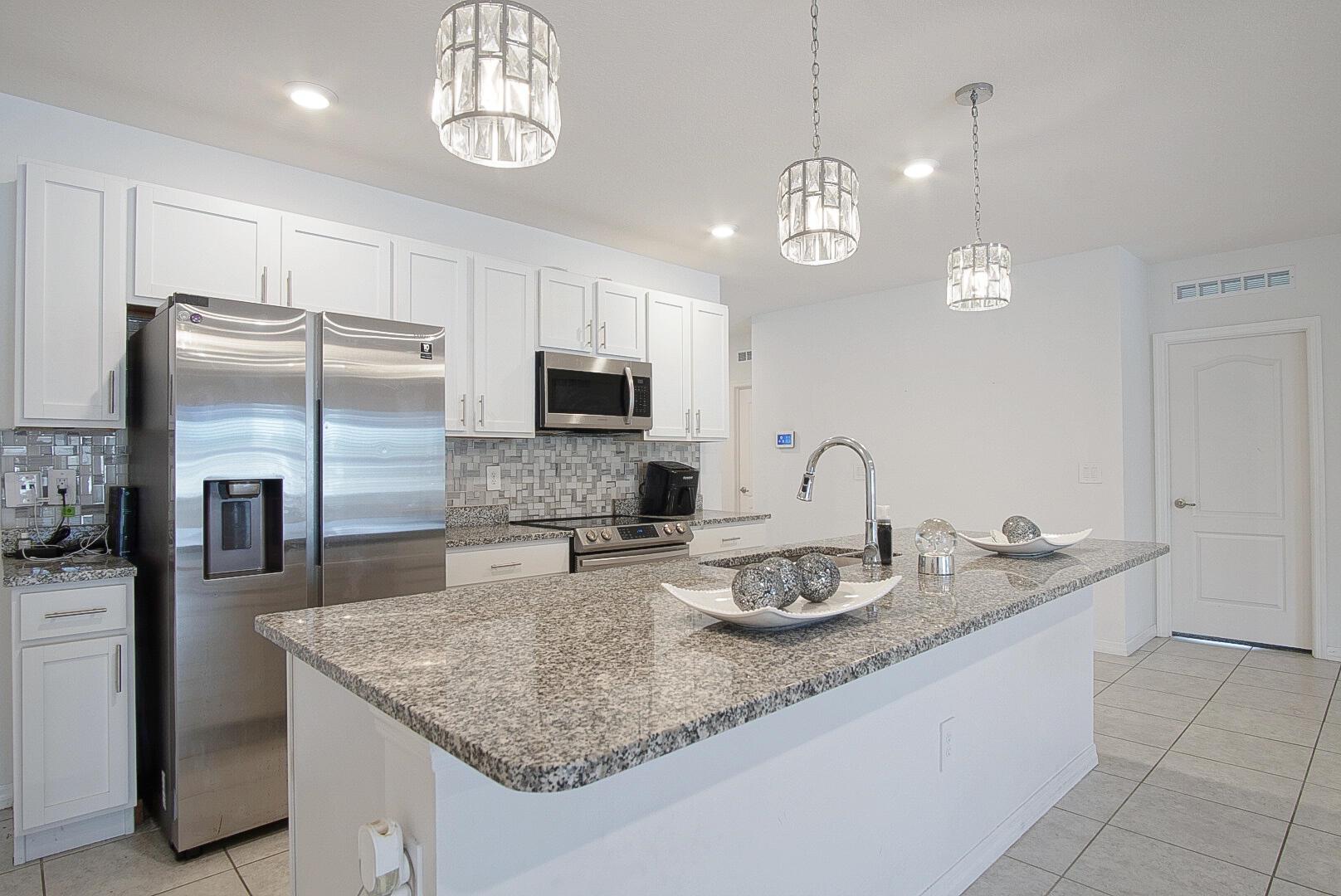 279 SW Statler Avenue