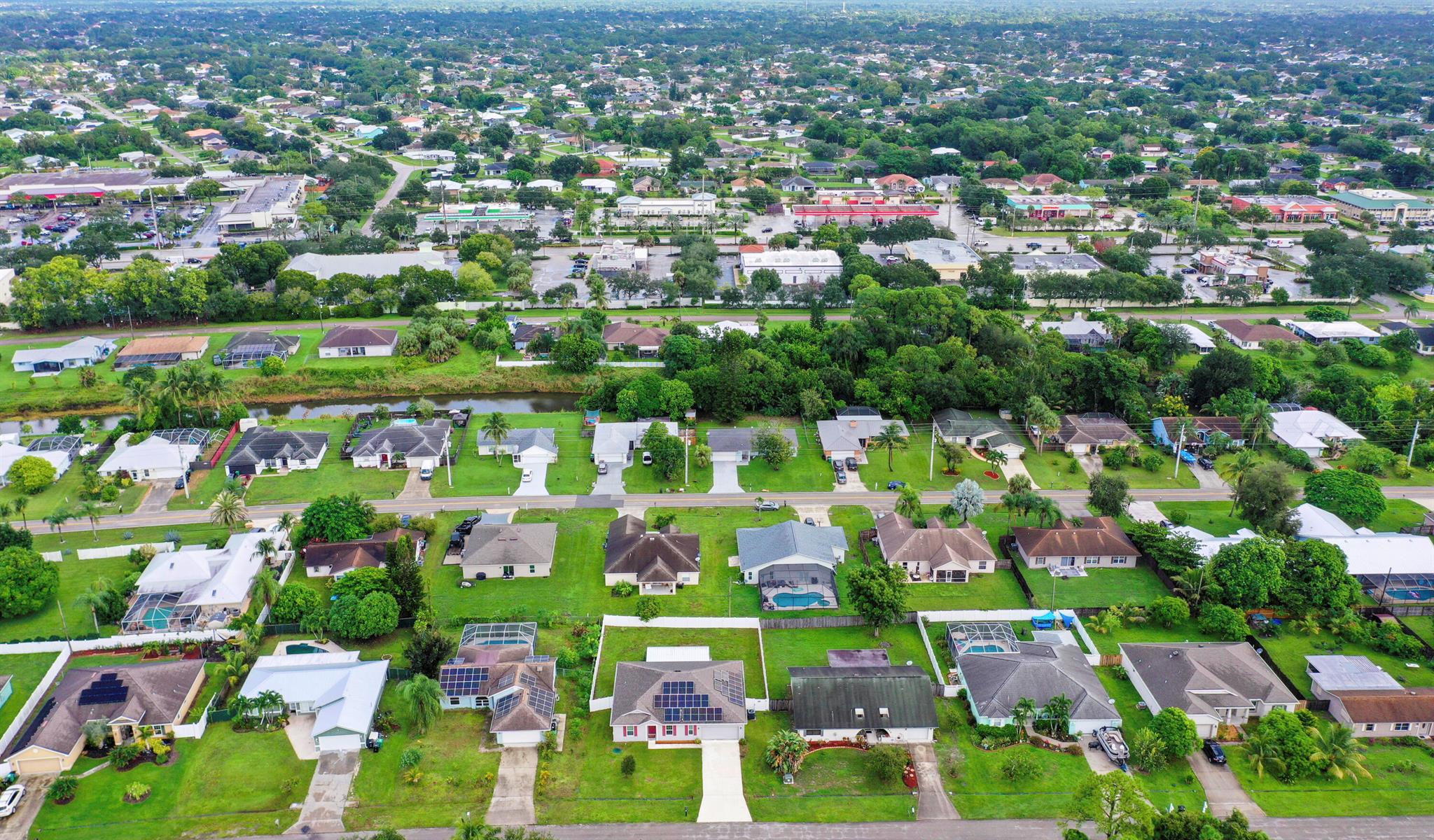 279 SW Statler Avenue