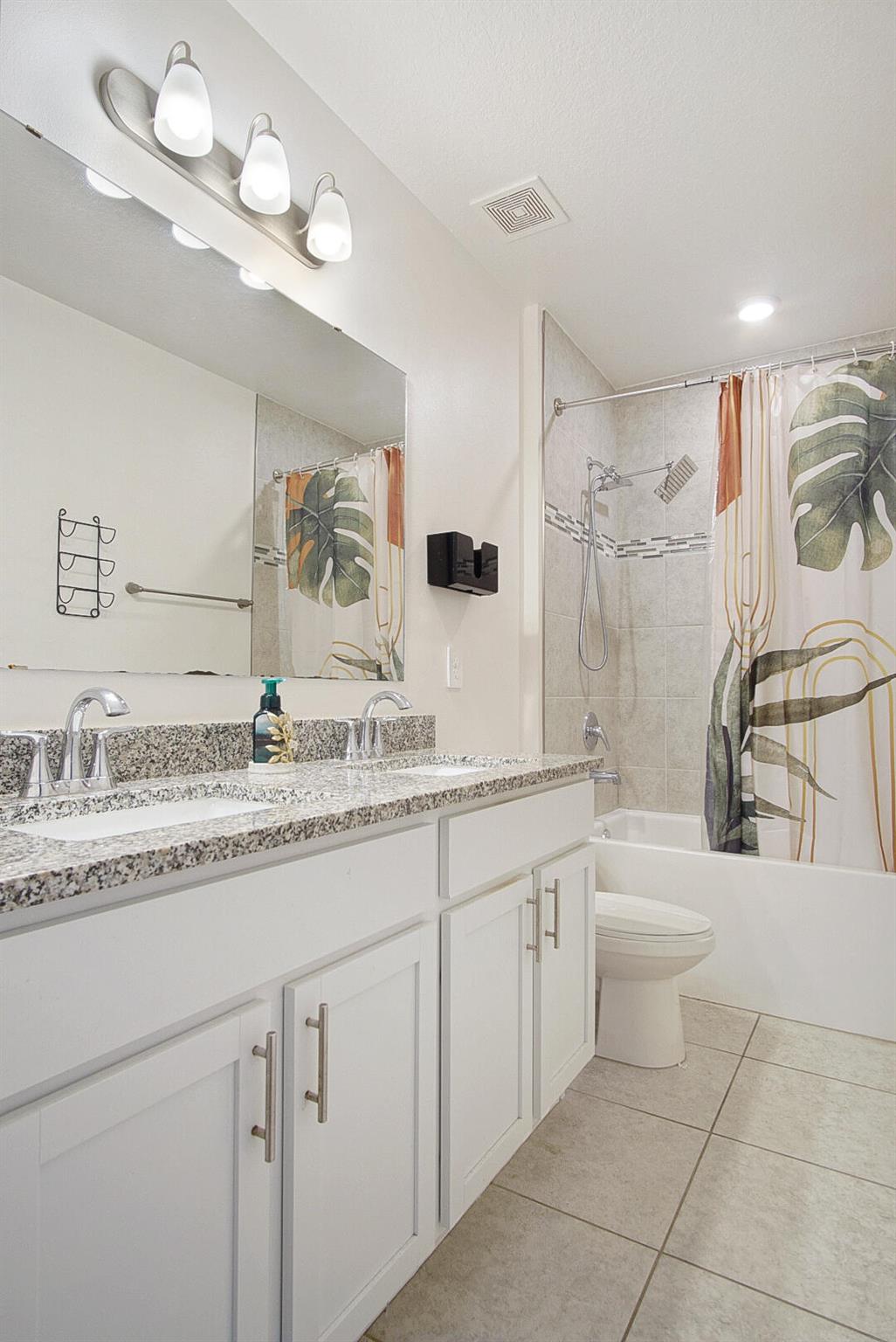 279 SW Statler Avenue