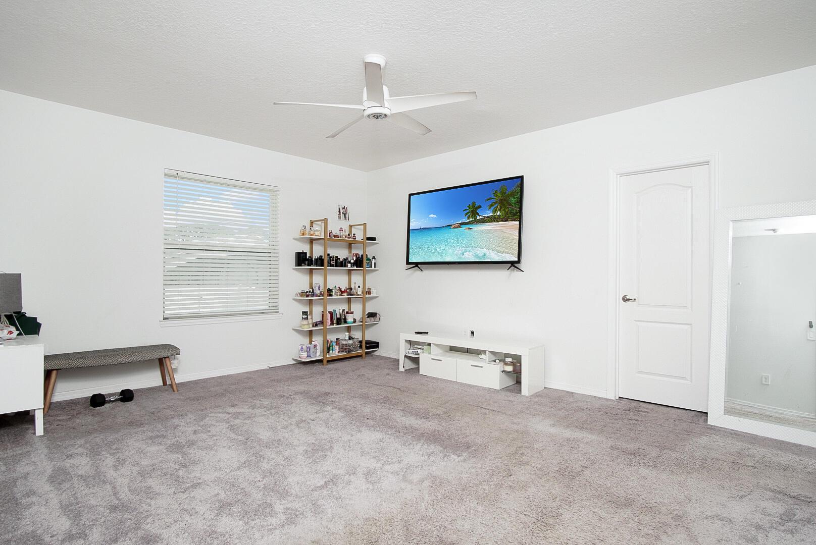 279 SW Statler Avenue