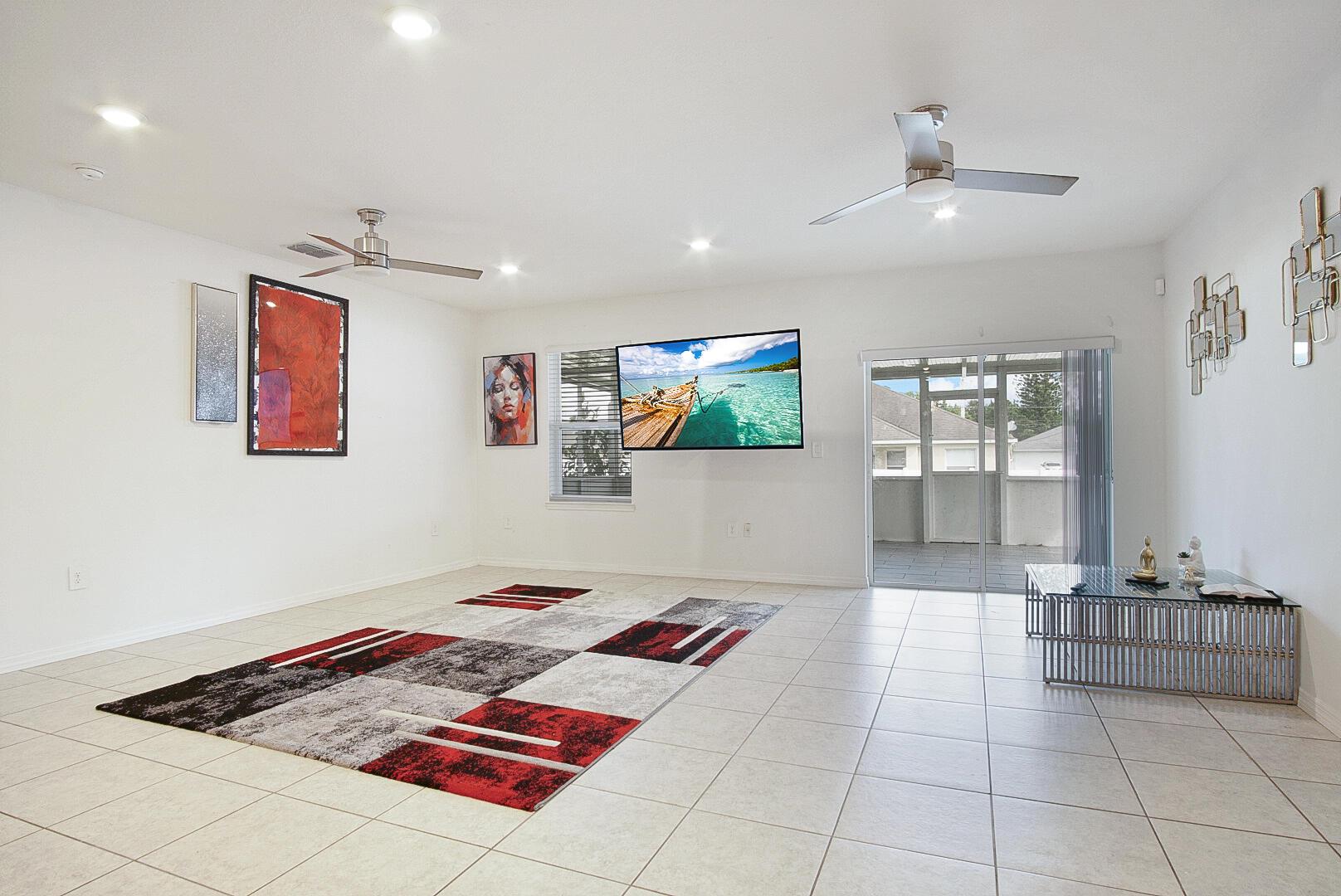 279 SW Statler Avenue