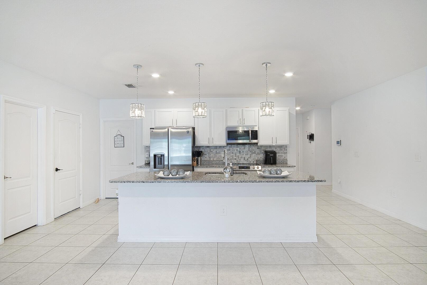 279 SW Statler Avenue