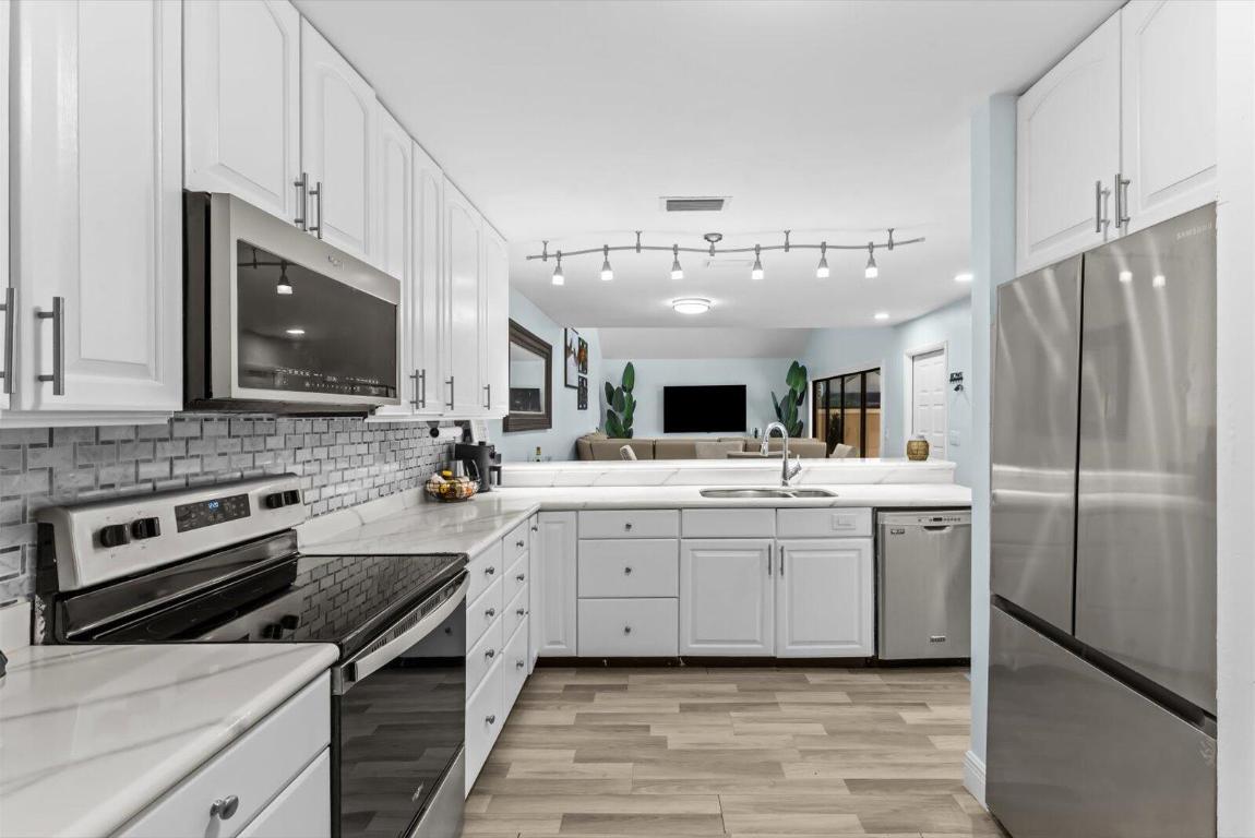 1100 SE Mitchell Avenue 103