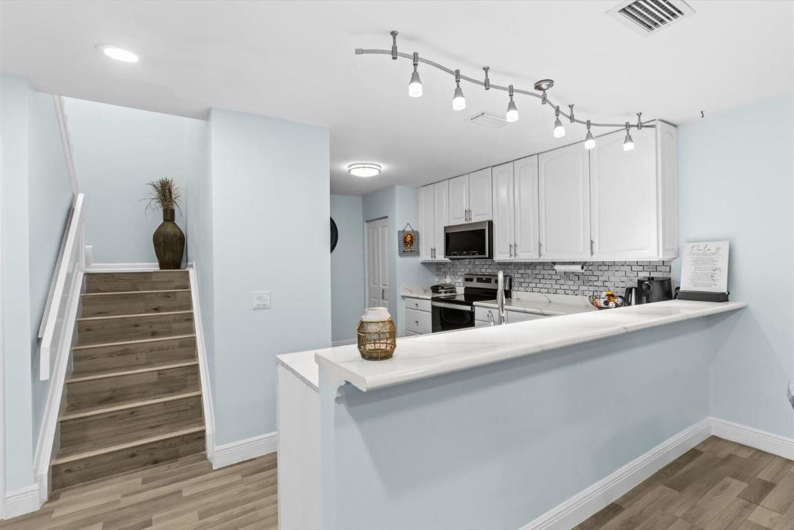 1100 SE Mitchell Avenue 103