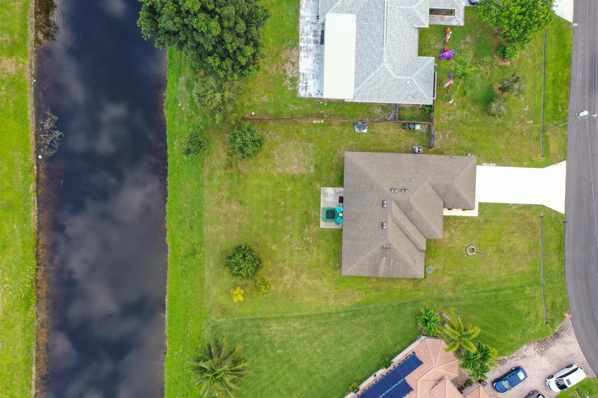 2109 SW Chestnut Lane