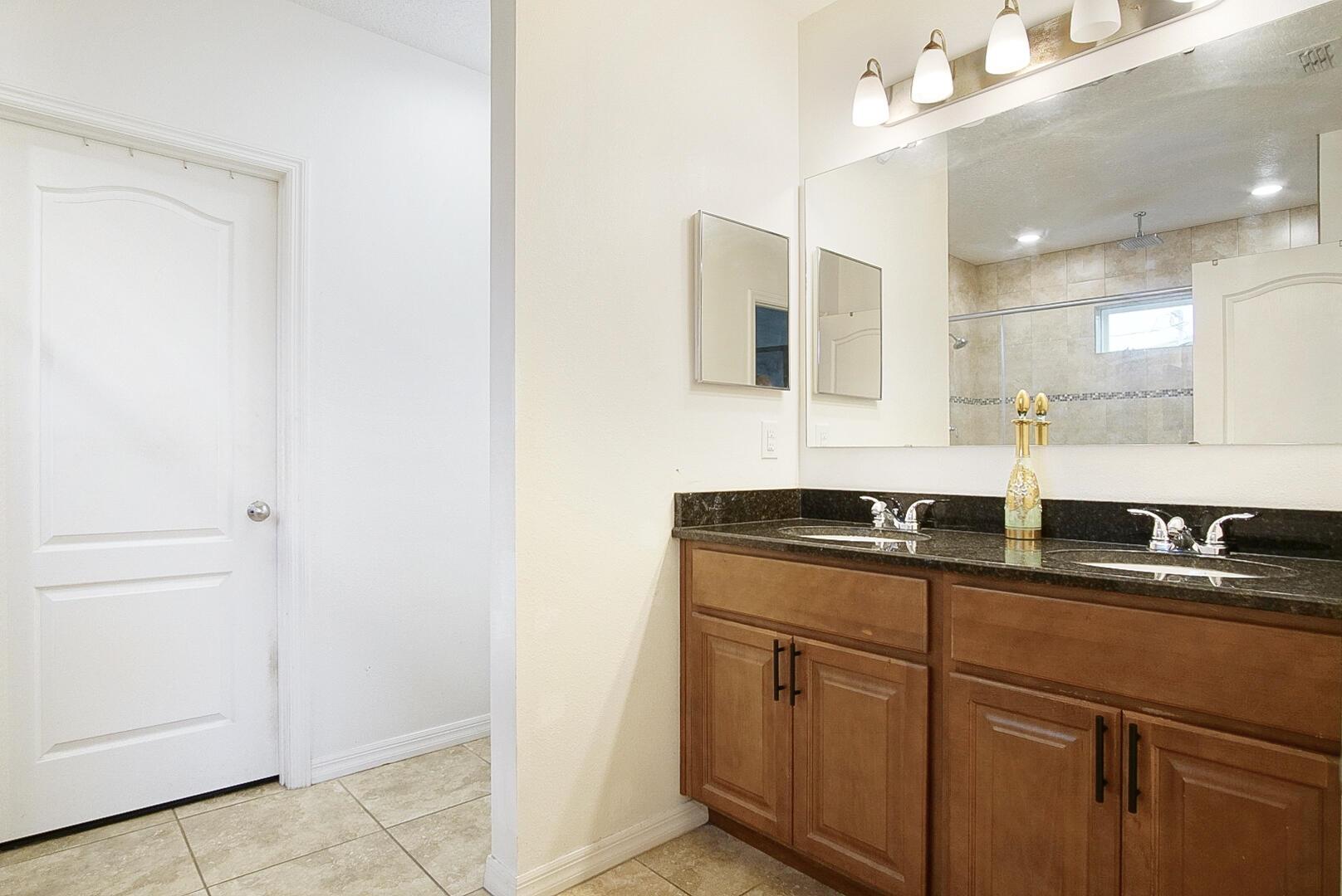 2109 SW Chestnut Lane