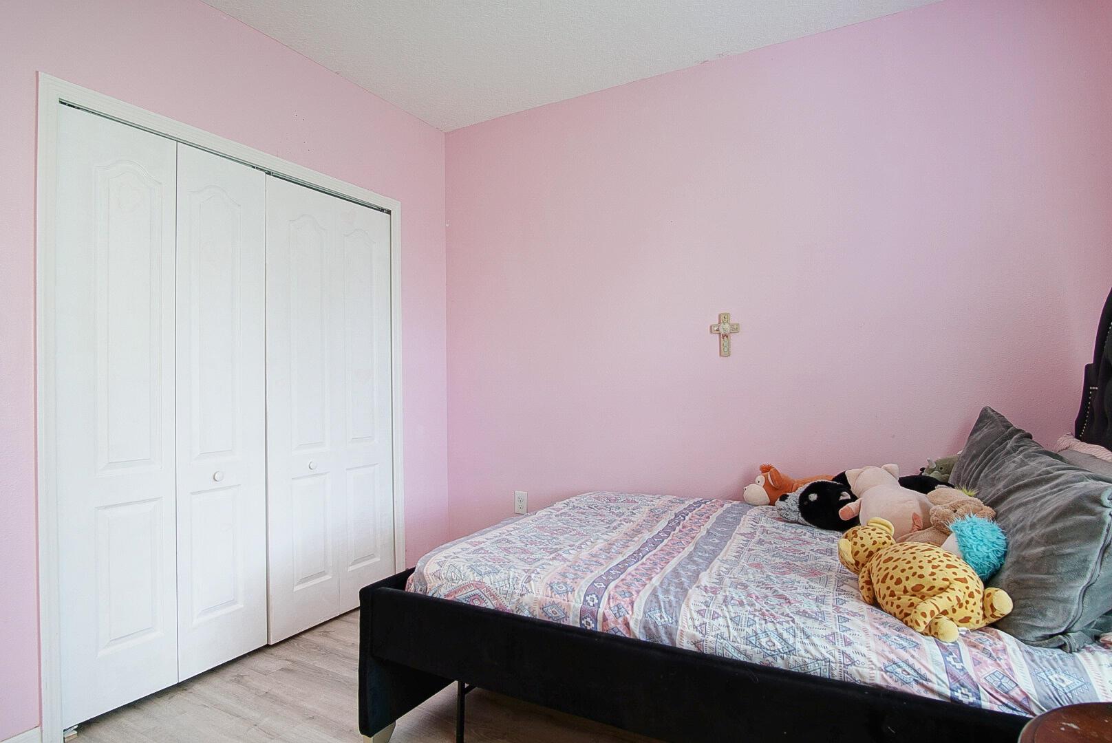 2109 SW Chestnut Lane