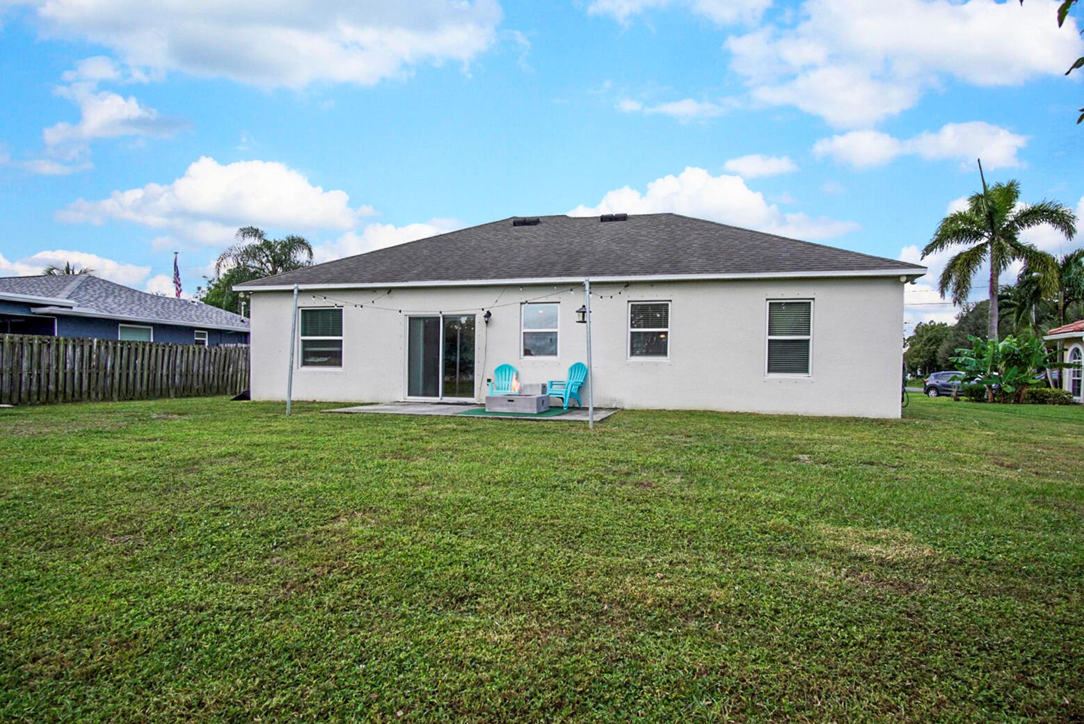 2109 SW Chestnut Lane