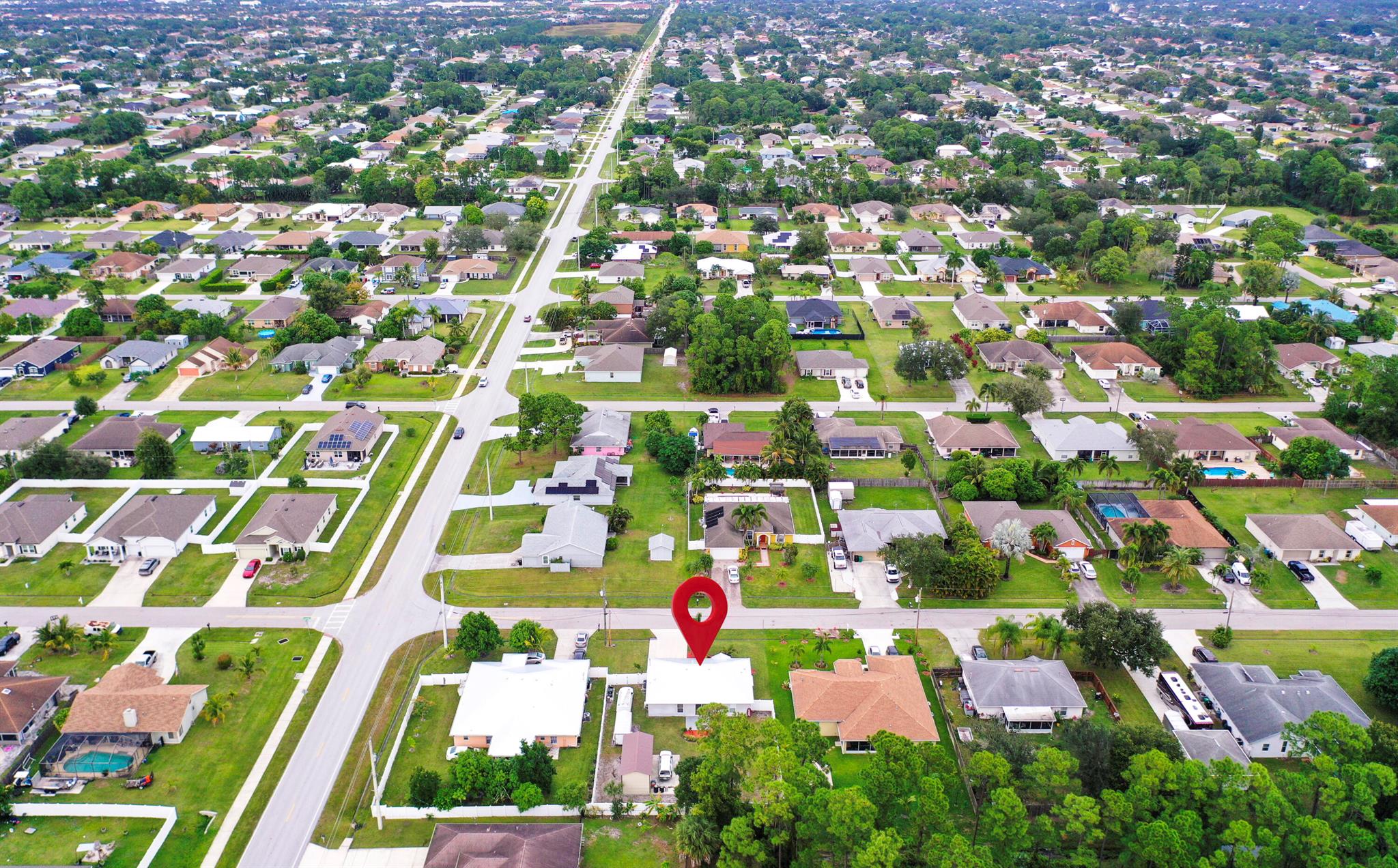 1682 SW Lofgren Avenue