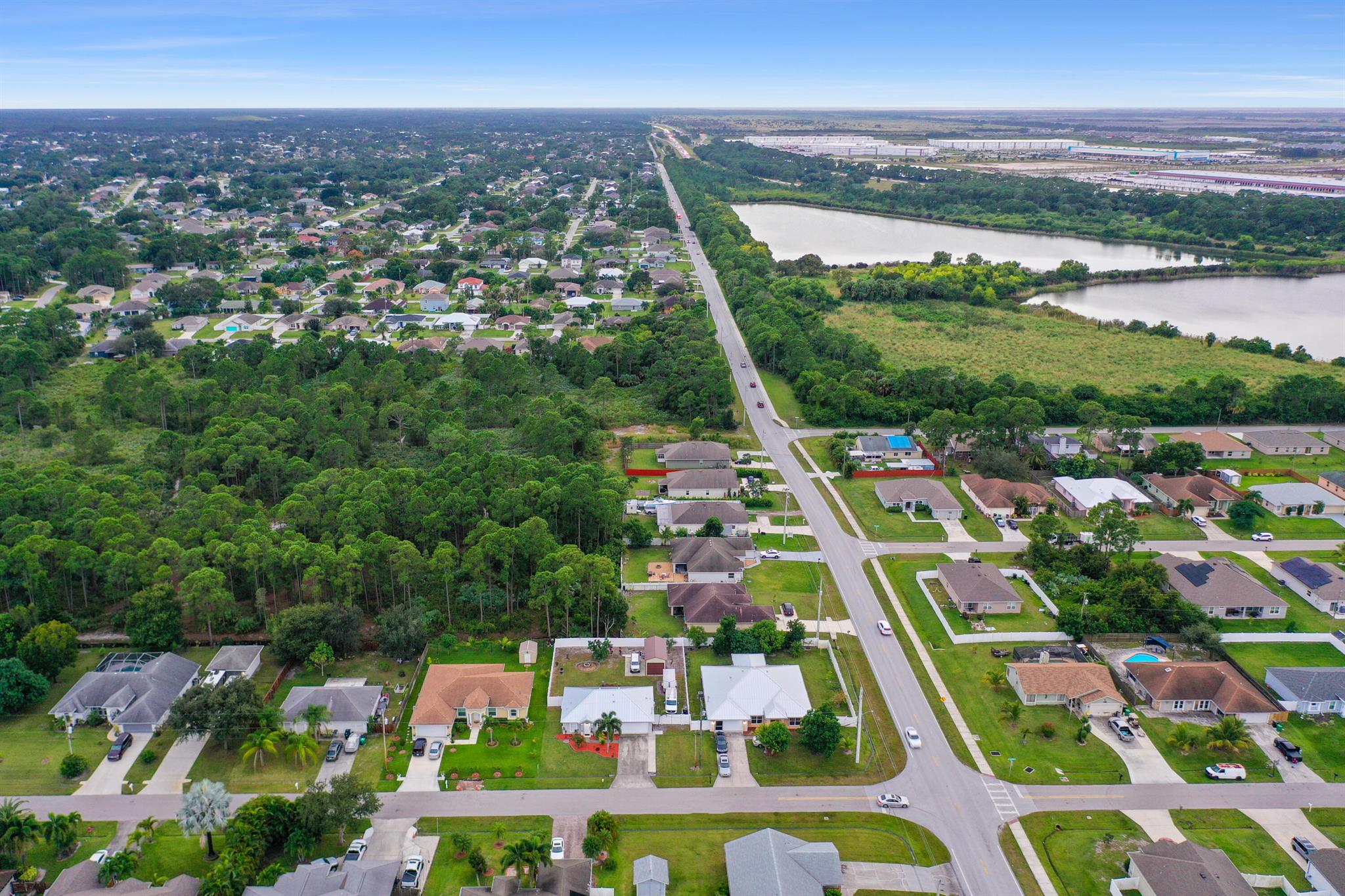 1682 SW Lofgren Avenue