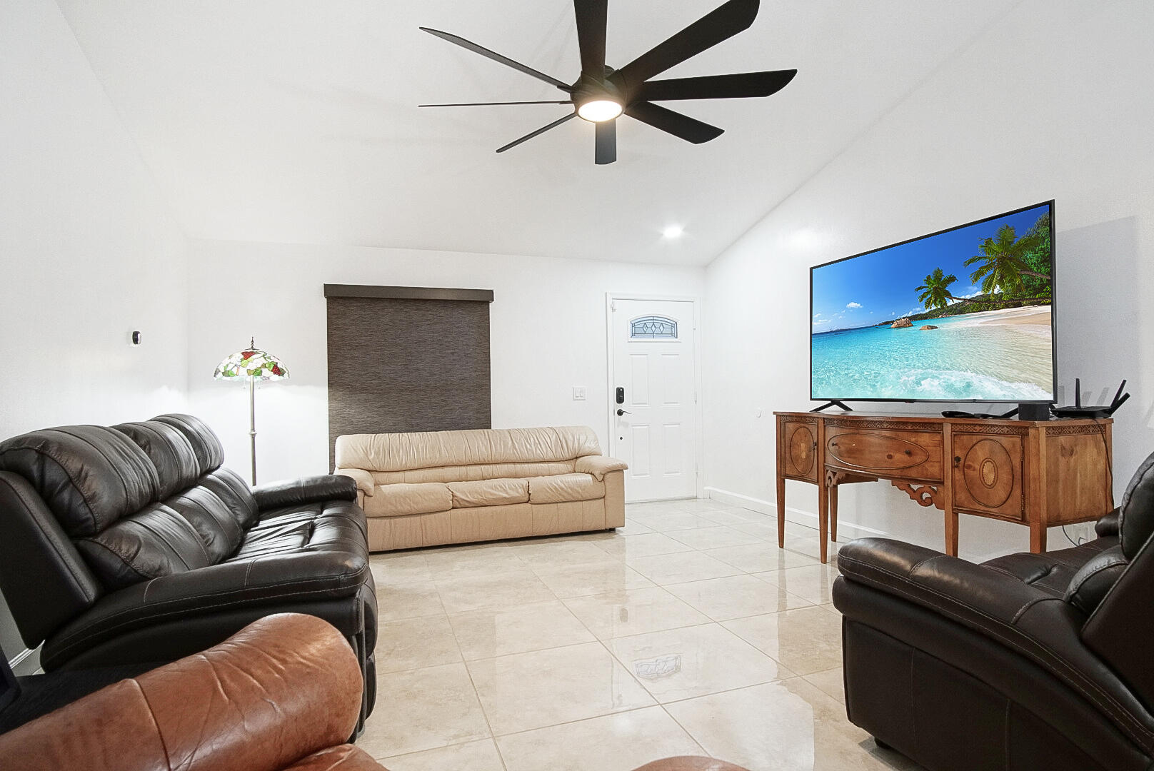 1682 SW Lofgren Avenue