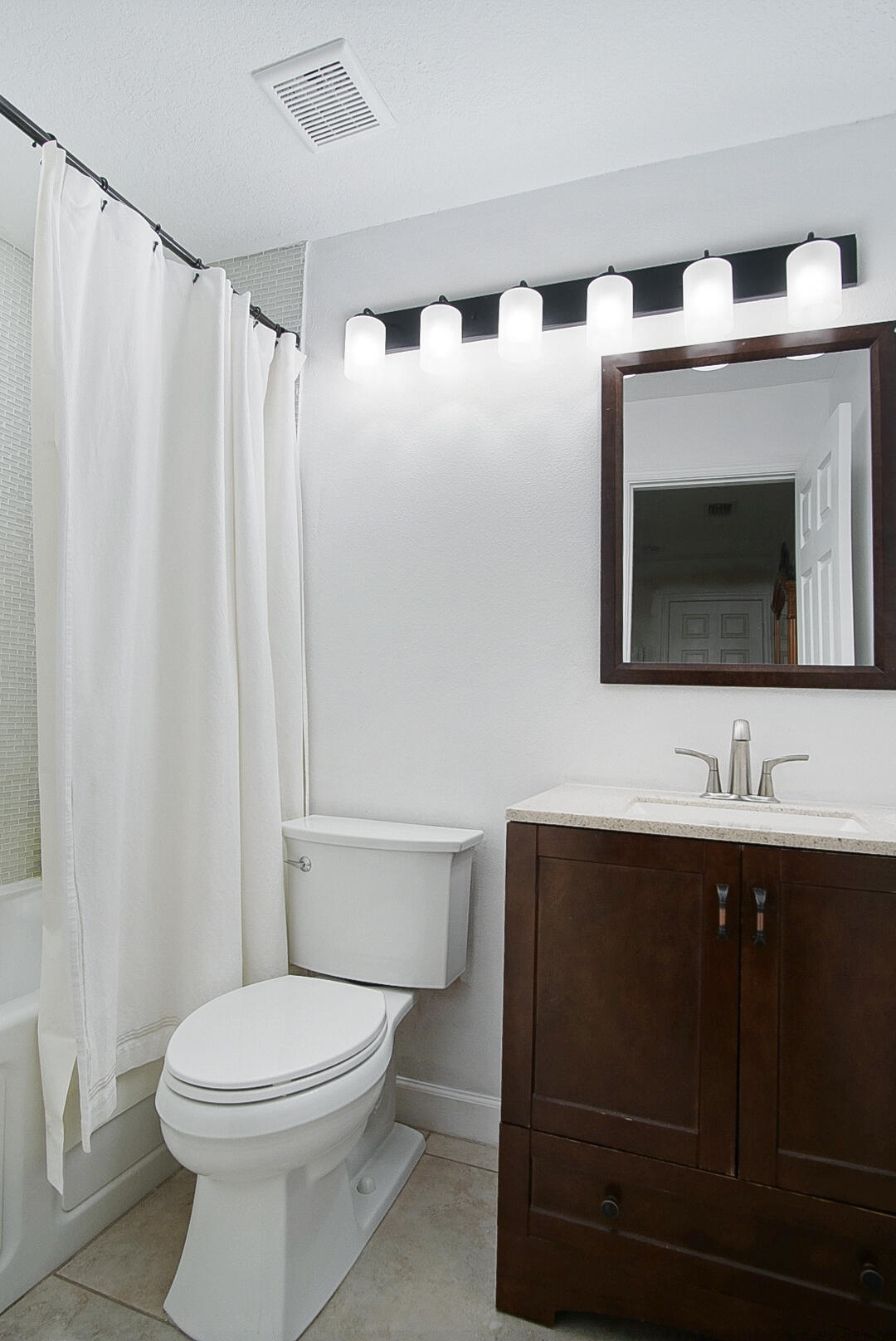 1682 SW Lofgren Avenue