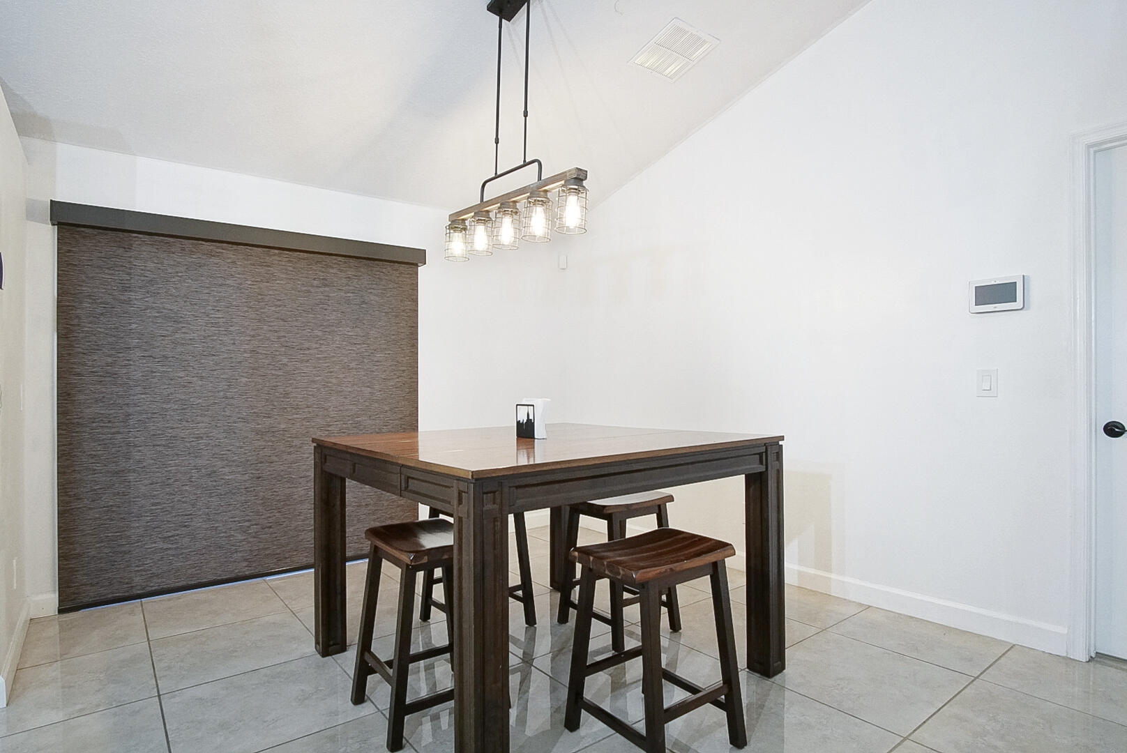 1682 SW Lofgren Avenue