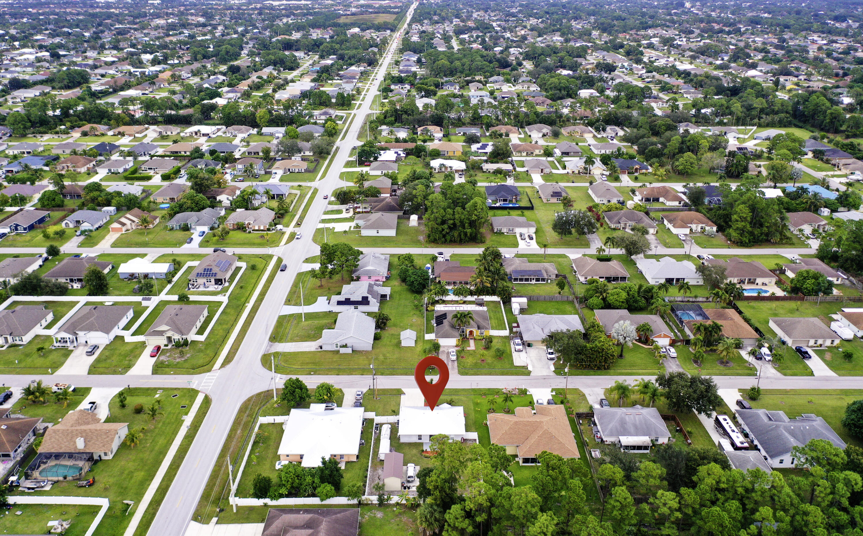 1682 SW Lofgren Avenue