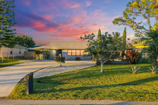 1149 SE Menores Avenue