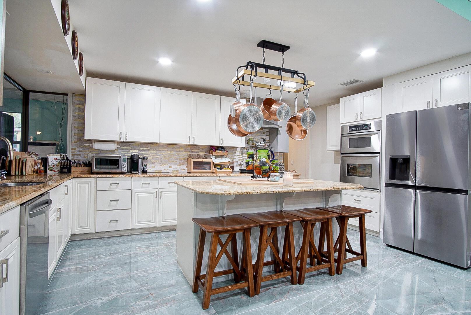 1149 SE Menores Avenue