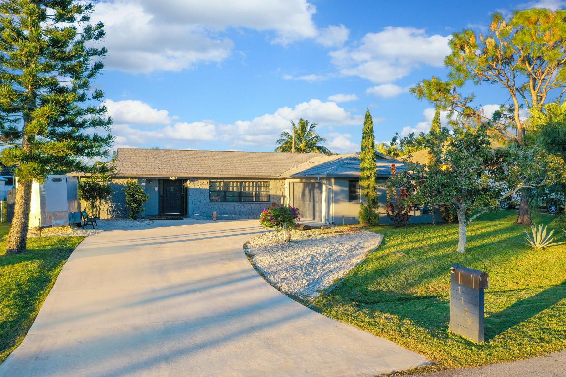 1149 SE Menores Avenue