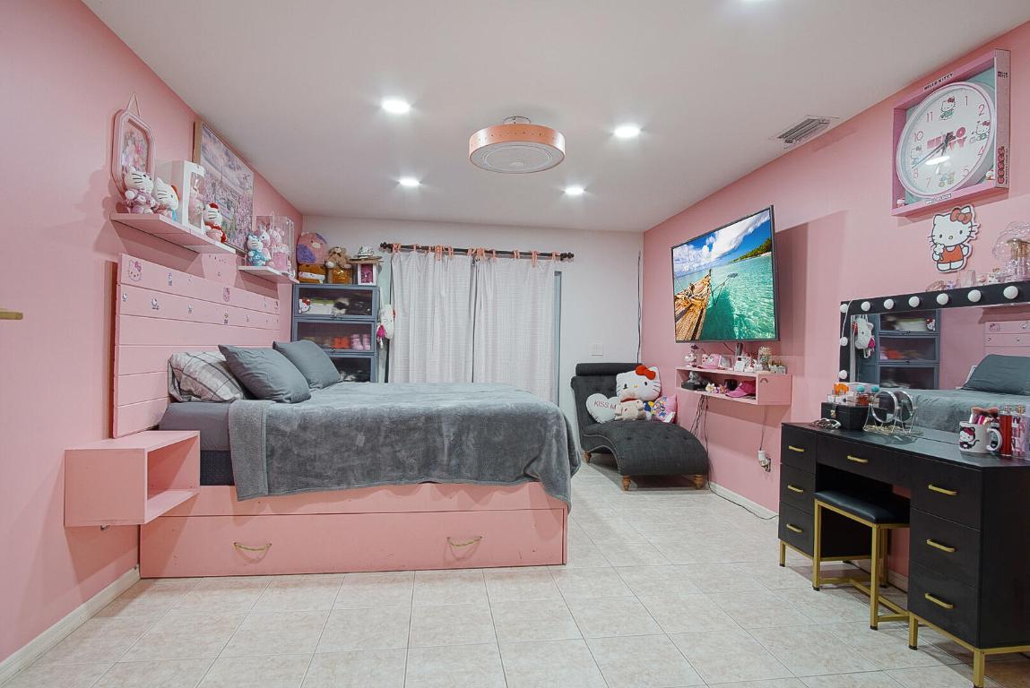 1149 SE Menores Avenue