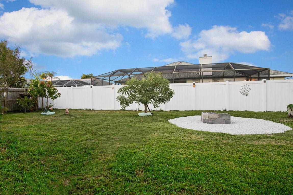 1149 SE Menores Avenue