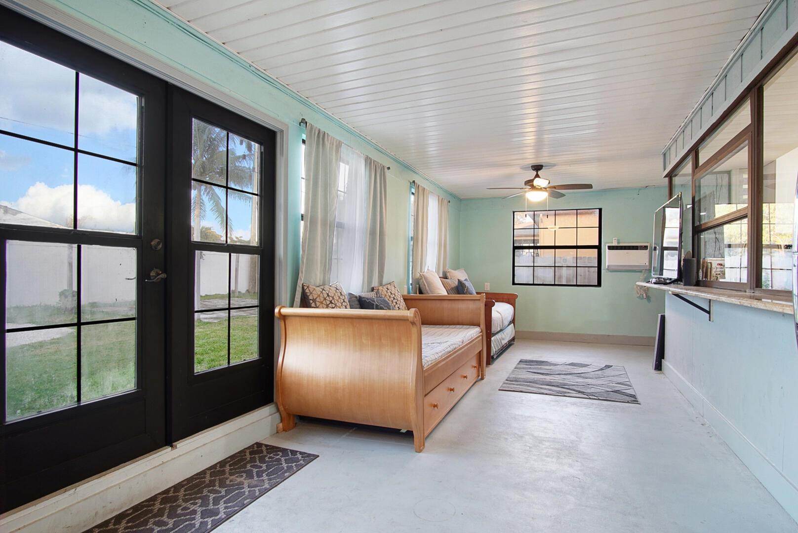 1149 SE Menores Avenue