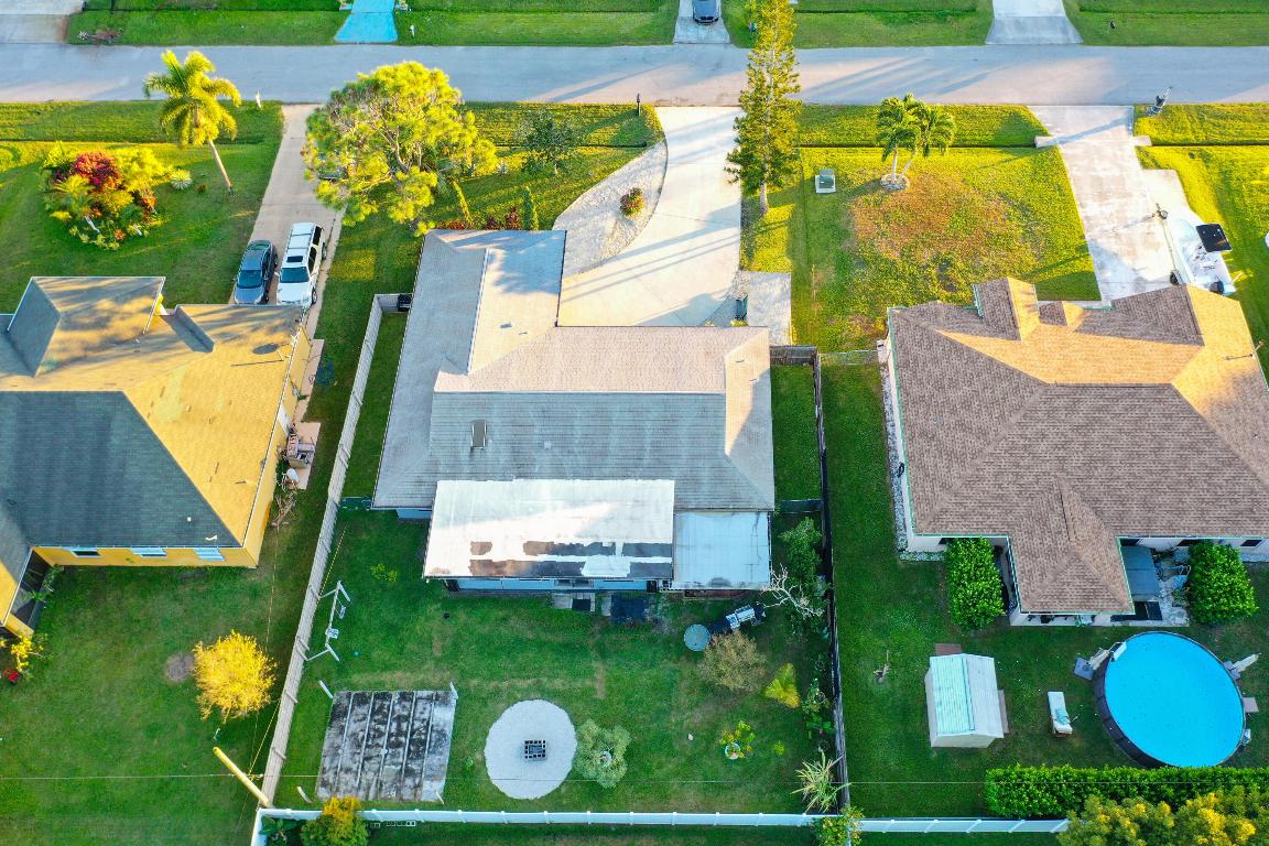 1149 SE Menores Avenue