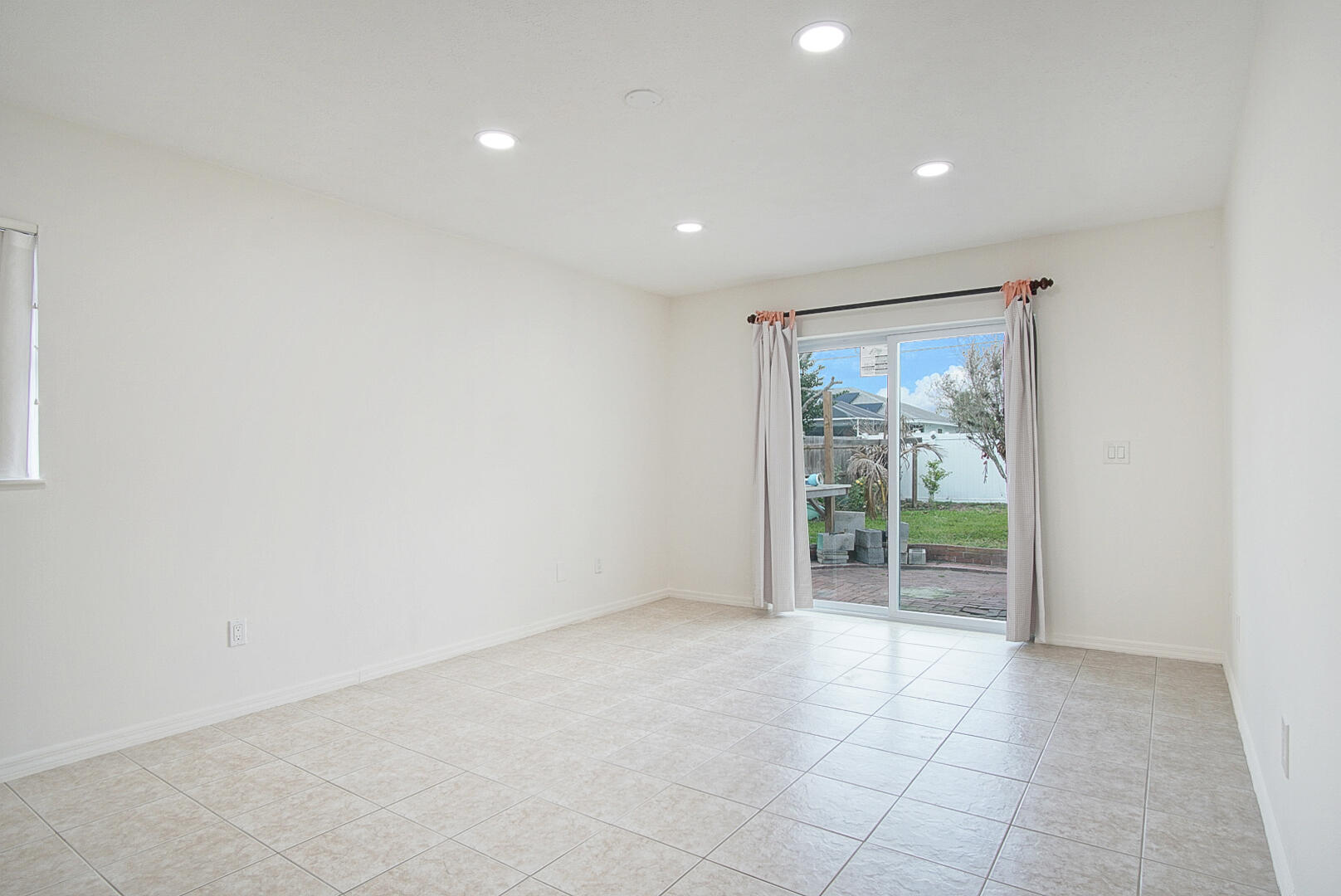 1149 SE Menores Avenue