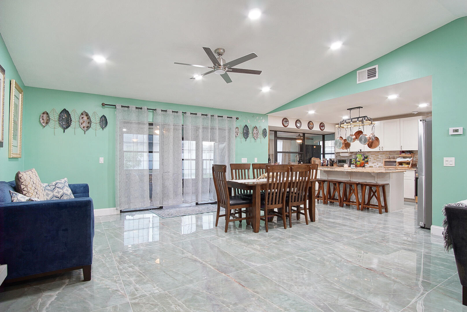 1149 SE Menores Avenue