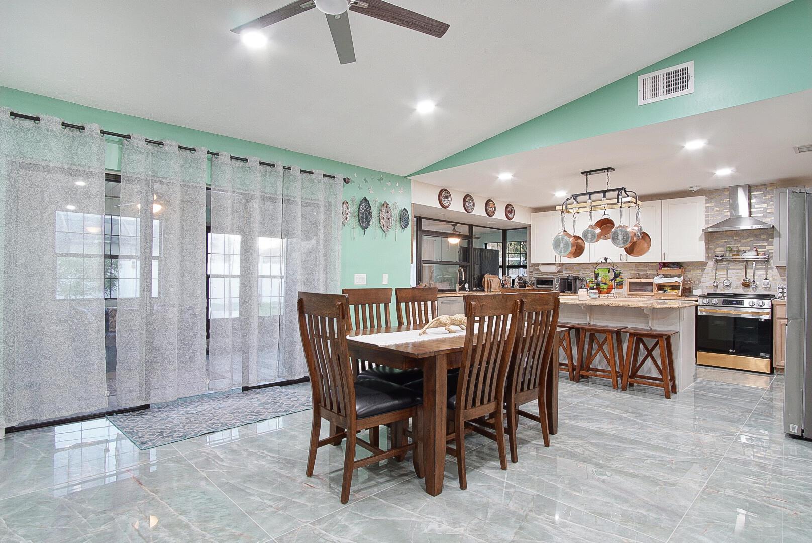 1149 SE Menores Avenue