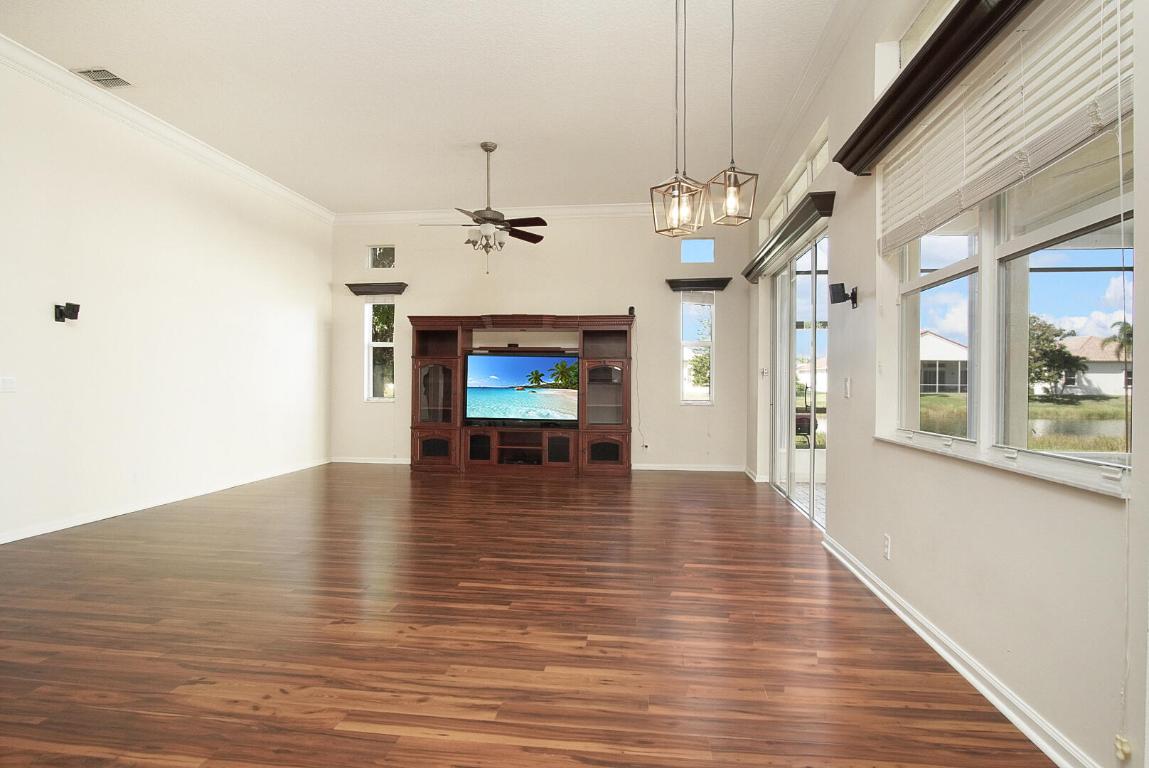 181 Magnolia Lakes Boulevard