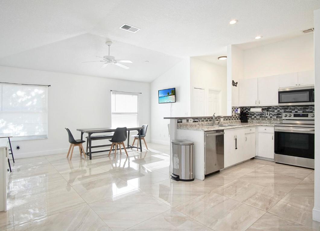 2619 SW Fair Isle Road, Port St. Lucie