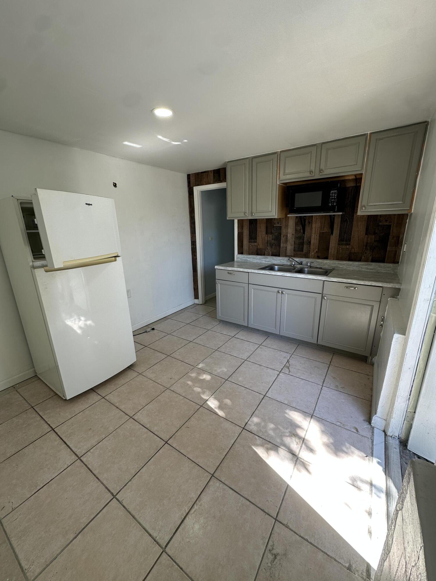 2024 Golfview Court