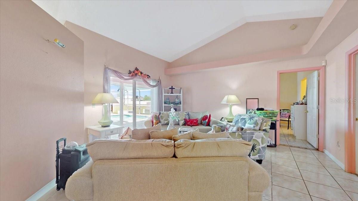 2708 ERWIN CT