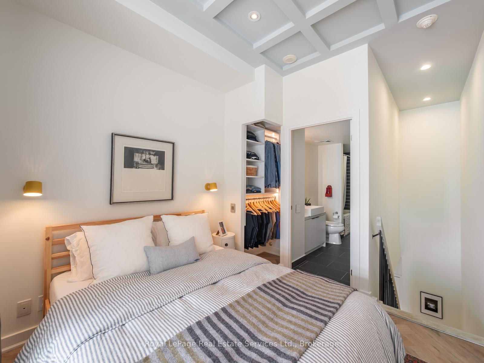 5 Hanna Avenue 729