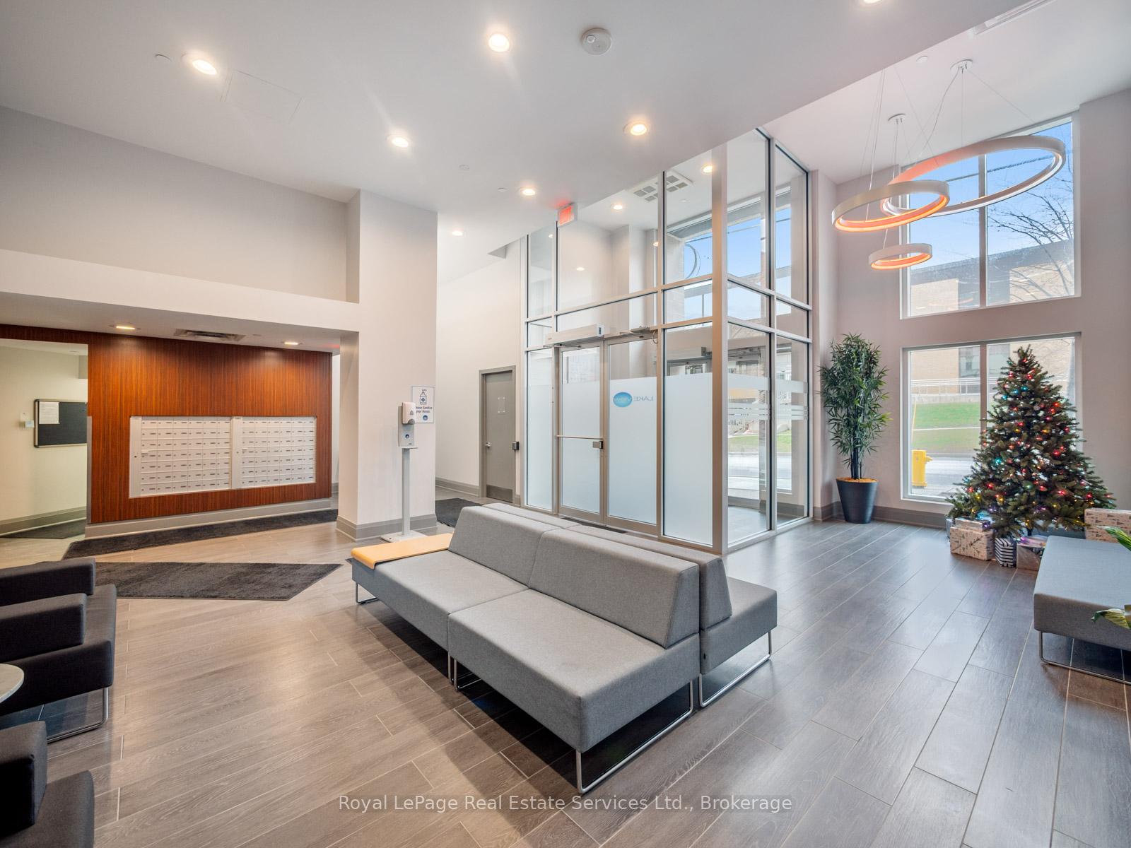 111 Worsley Street 709