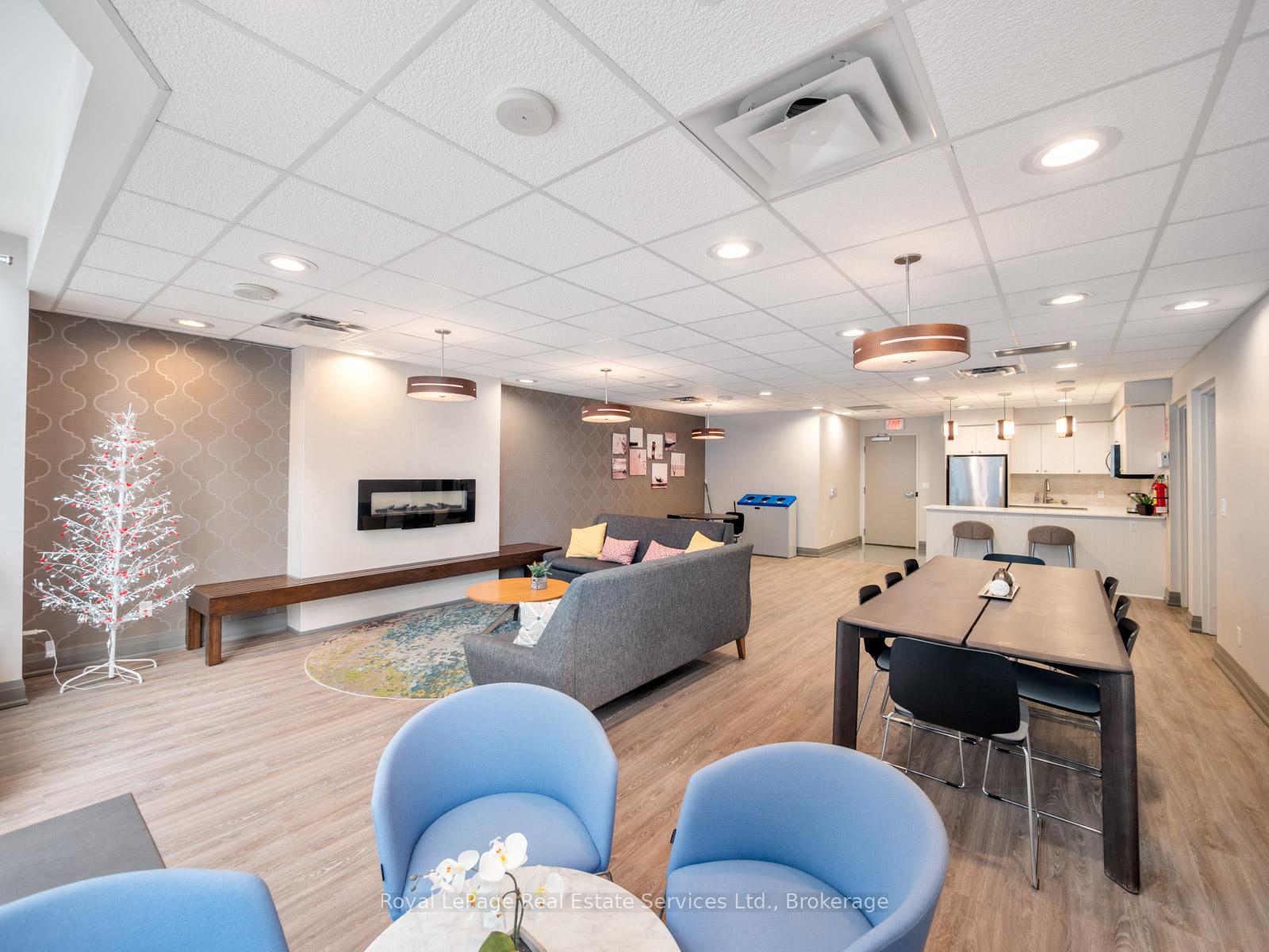 111 Worsley Street 709